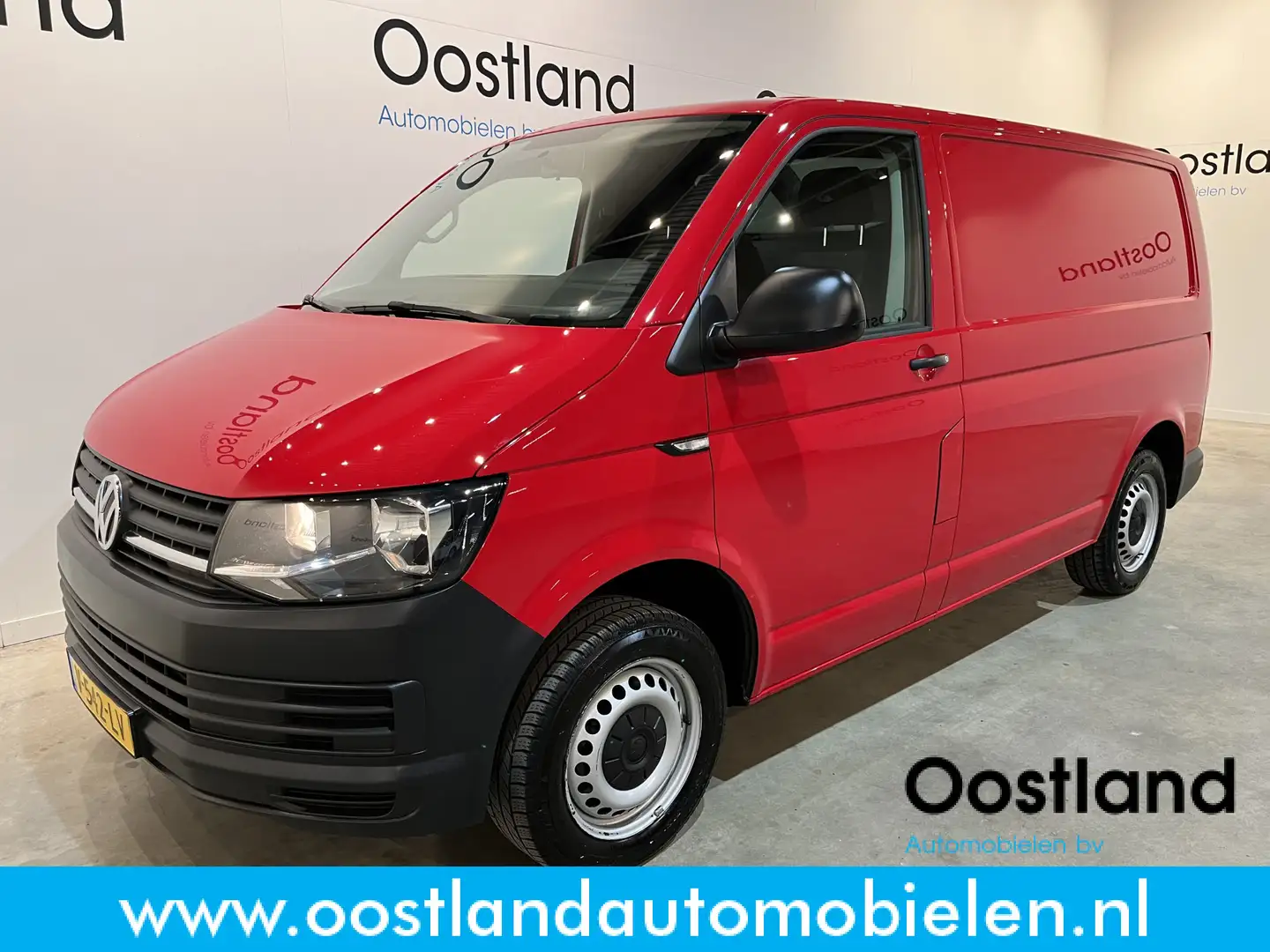 Volkswagen T6 Transporter 2.0 TDI L1H1 / Airco / Cruise Control / Rood - 1