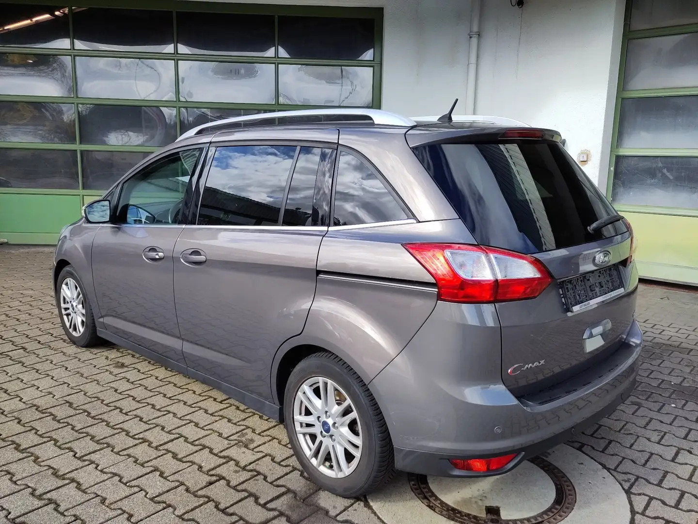 Ford Grand C-Max Titanium Braun - 2