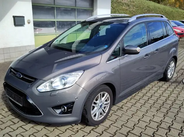 Ford Grand C-Max Titanium