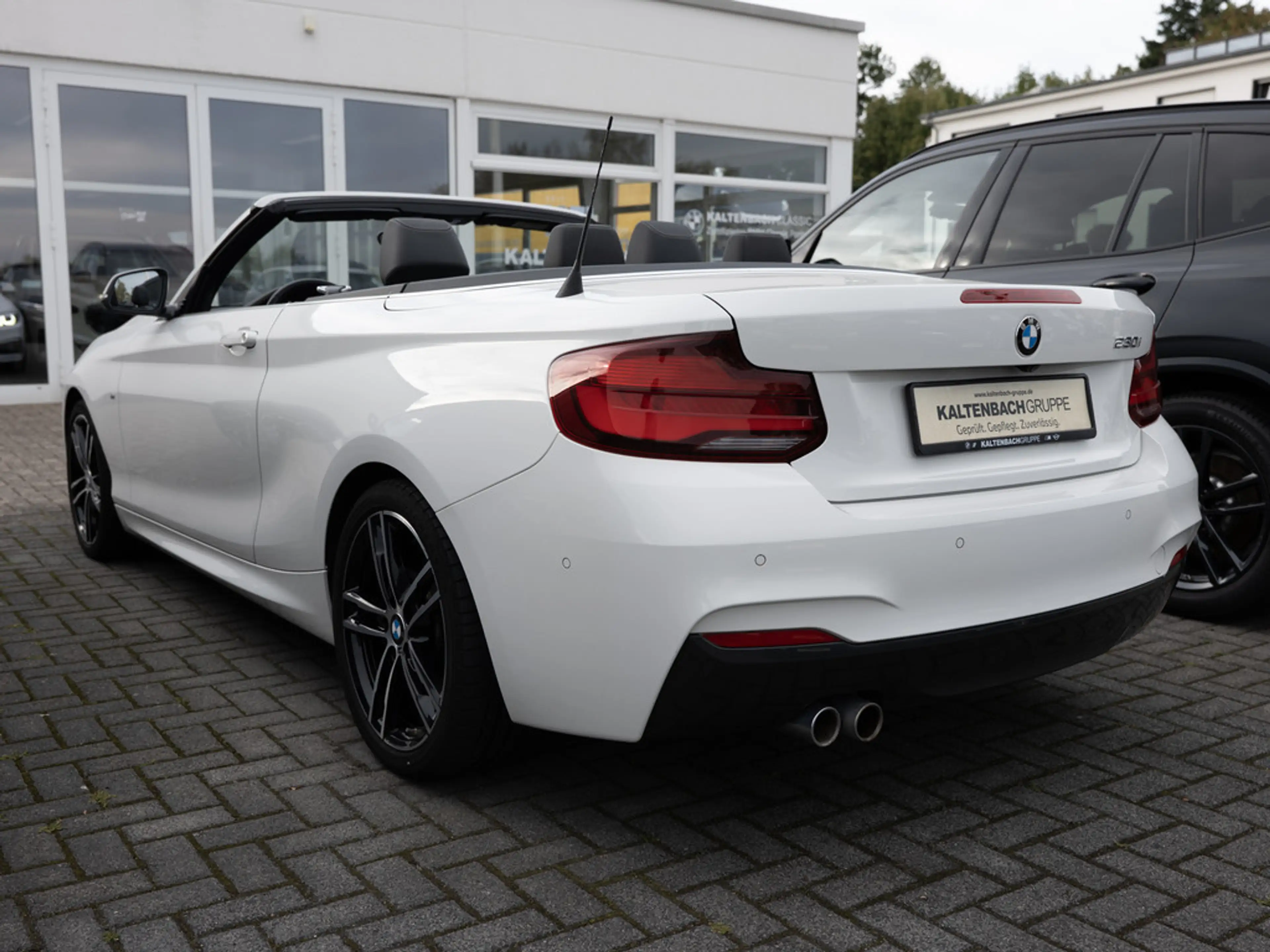 BMW 230 i Cabrio M-Sport FACEL. LED NAVI H/K SHZ — photo 7