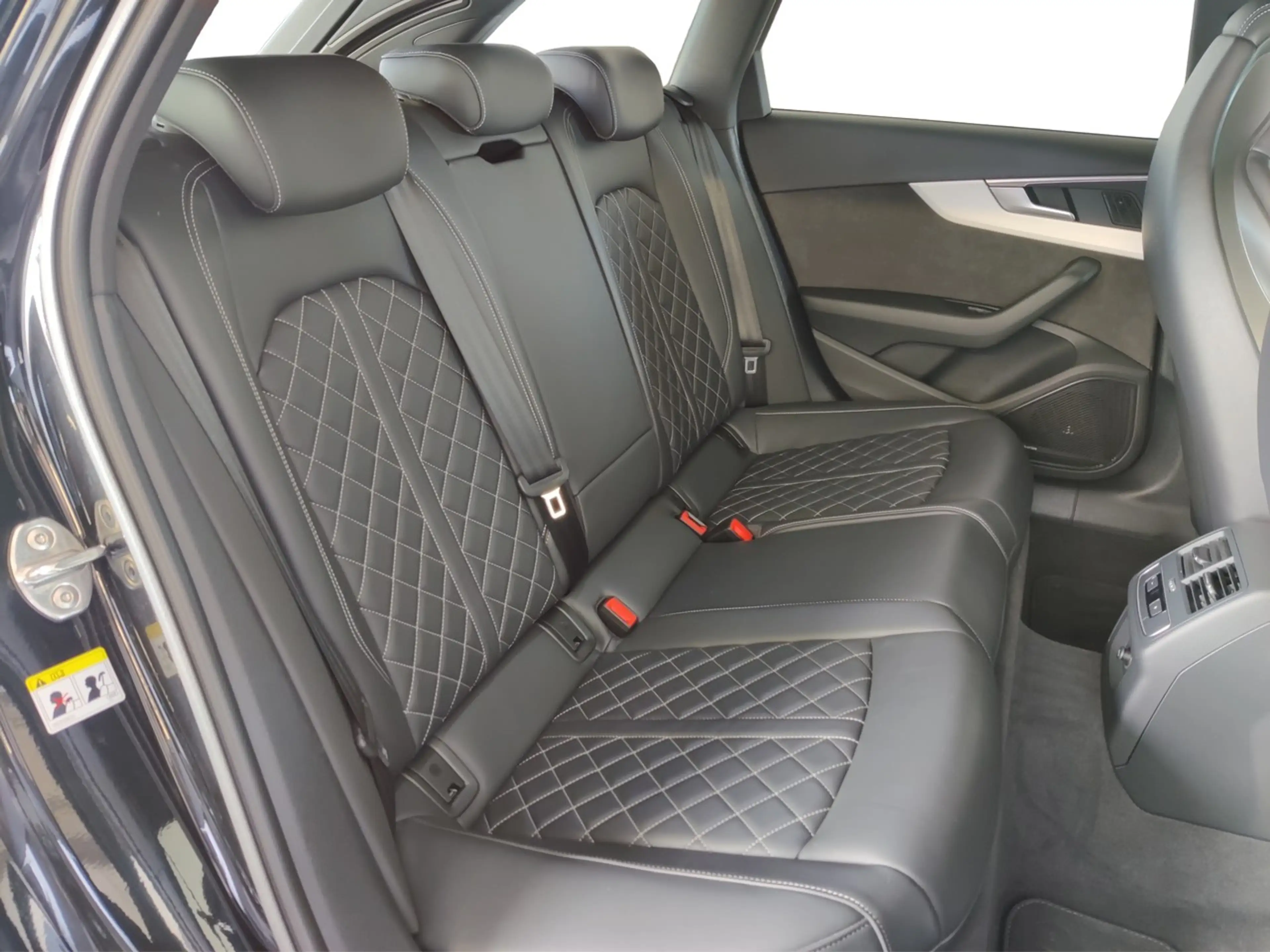 Audi S4 Avant 3.0 TFSI quattro tiptronic Pano, B&O, DAB — photo 7