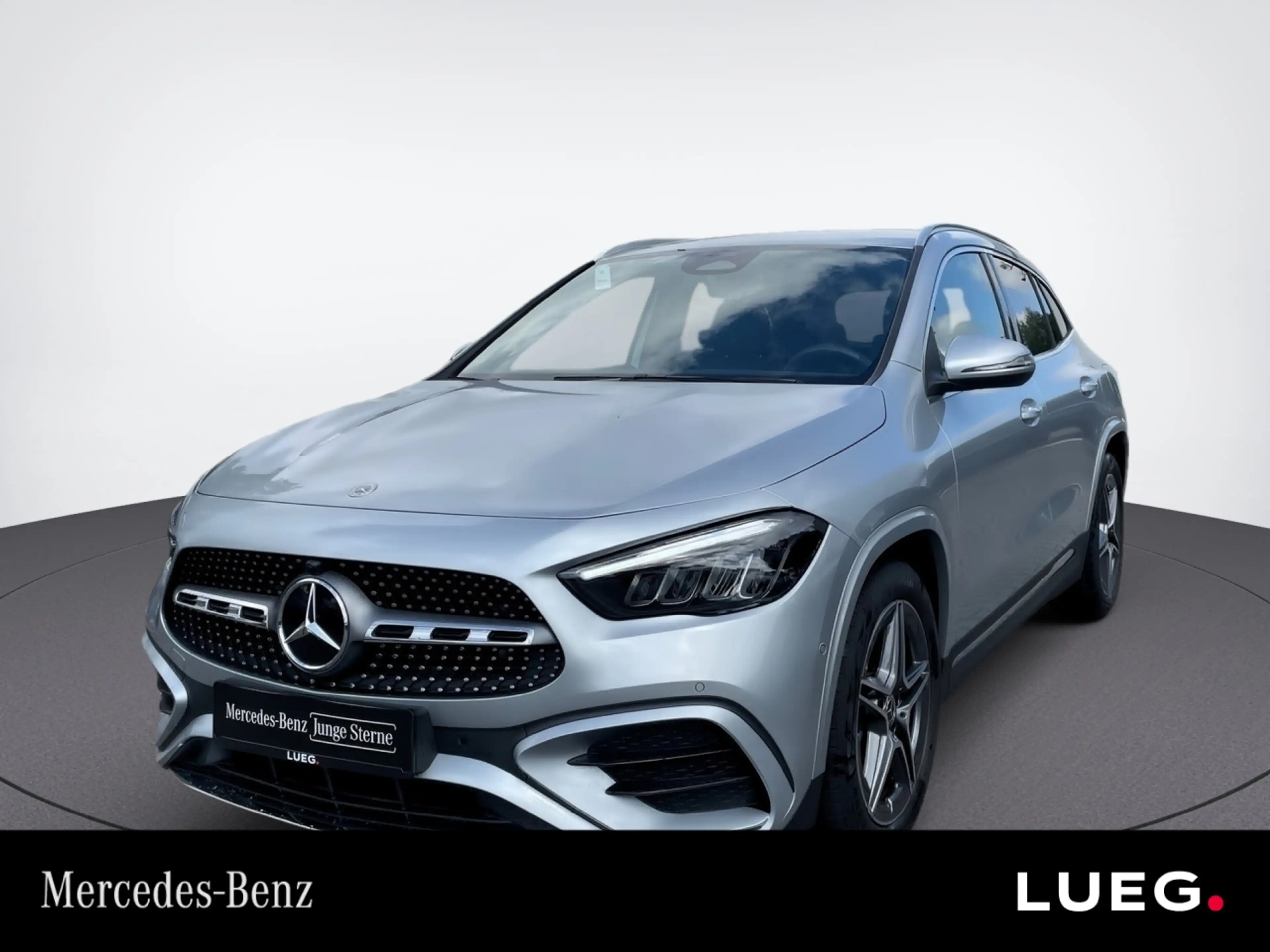 Mercedes-Benz GLA 200 AMG+RÜCKFK+LENKRHZ+KEYLESS+LED+AMBIENTE