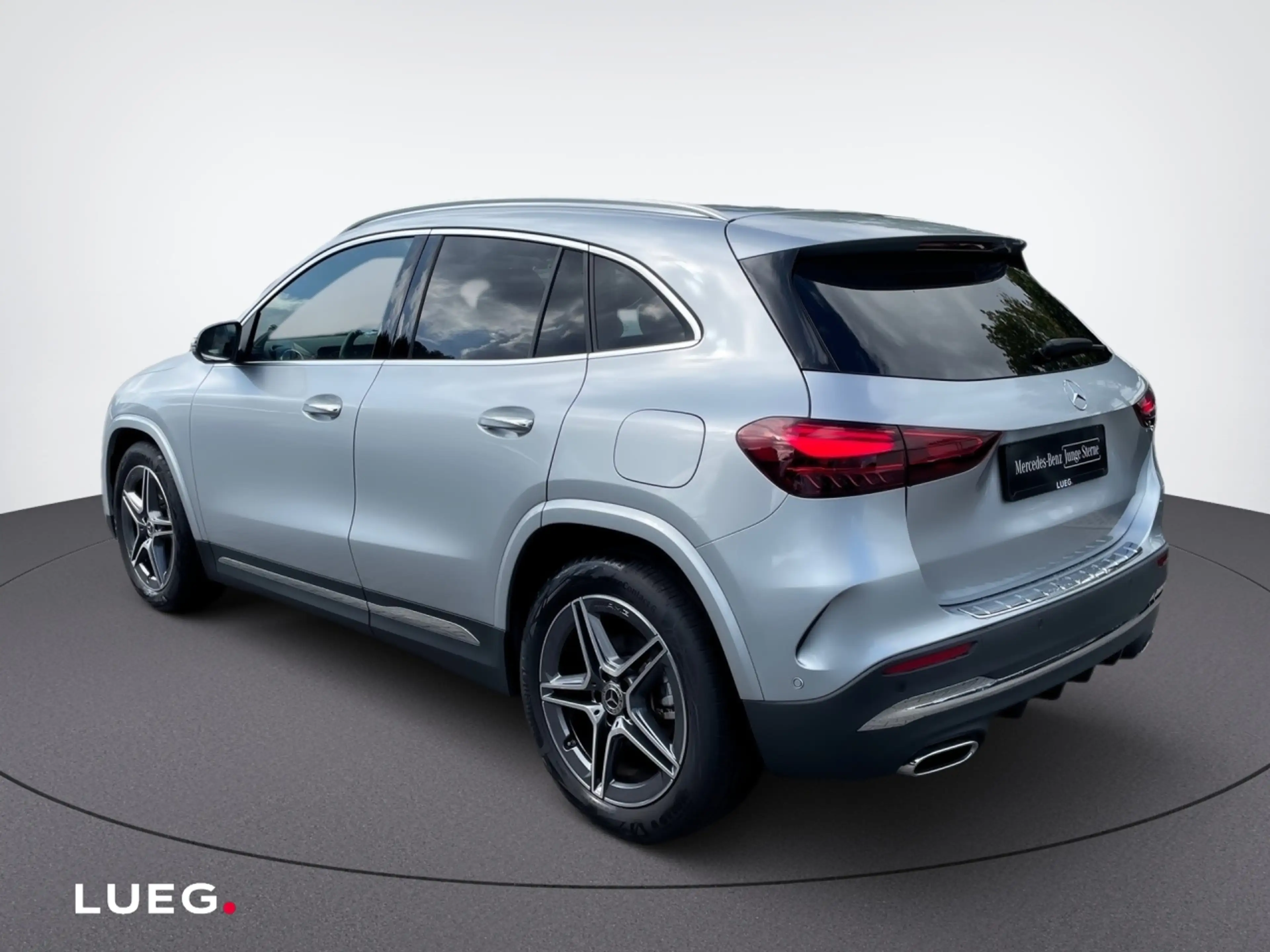 Mercedes-Benz GLA 200 AMG+RÜCKFK+LENKRHZ+KEYLESS+LED+AMBIENTE — photo 4