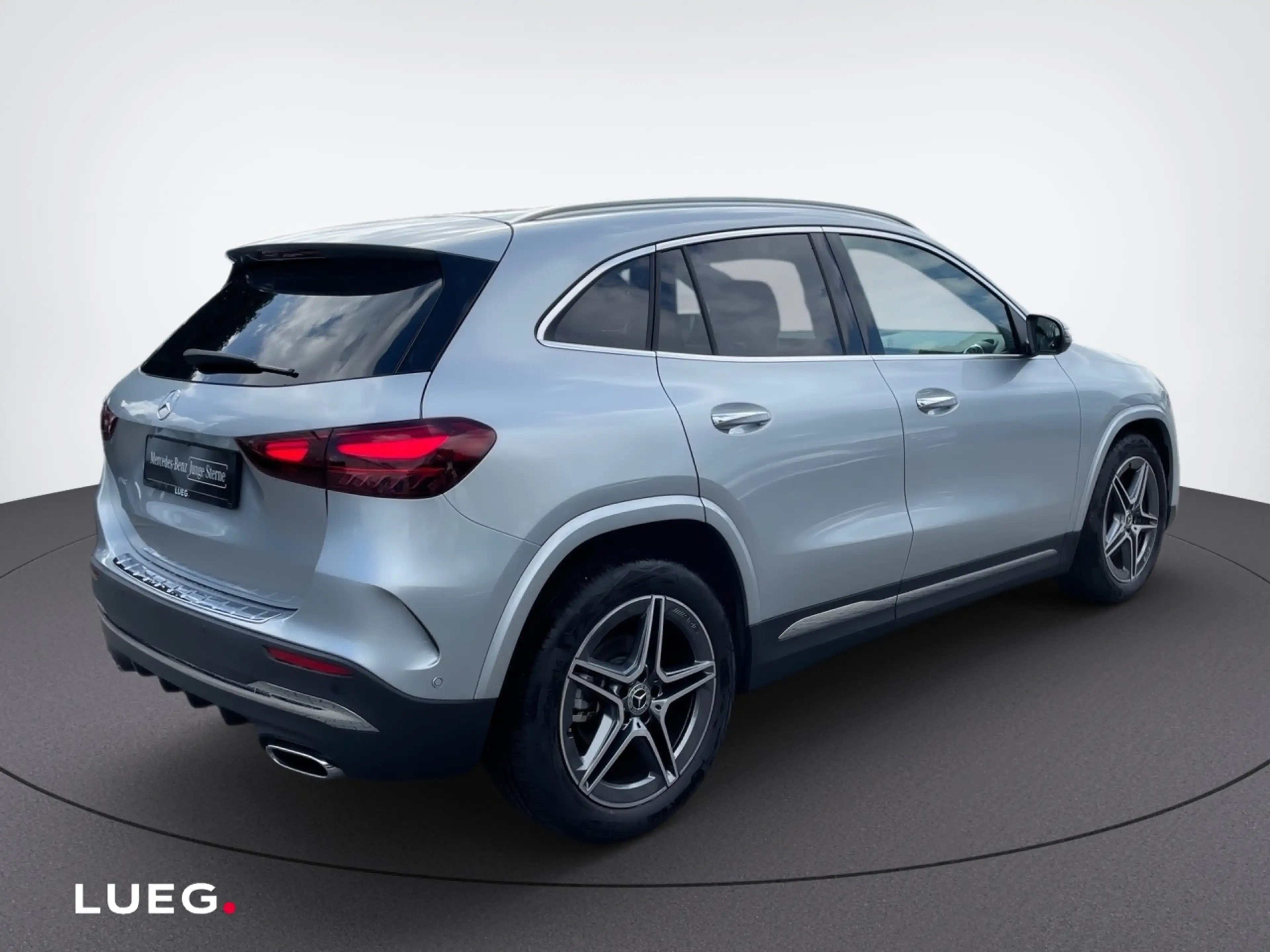 Mercedes-Benz GLA 200 AMG+RÜCKFK+LENKRHZ+KEYLESS+LED+AMBIENTE — photo 5