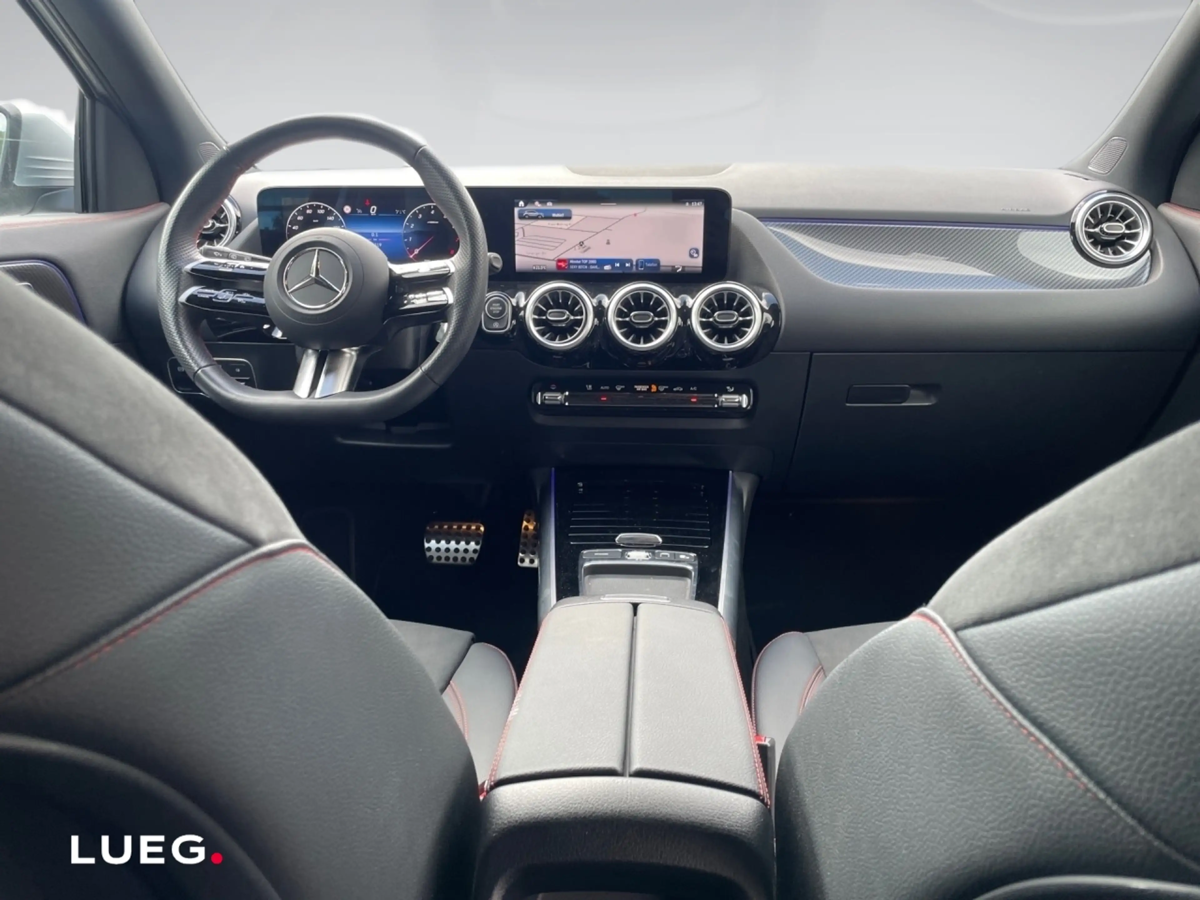 Mercedes-Benz GLA 200 AMG+RÜCKFK+LENKRHZ+KEYLESS+LED+AMBIENTE — photo 10