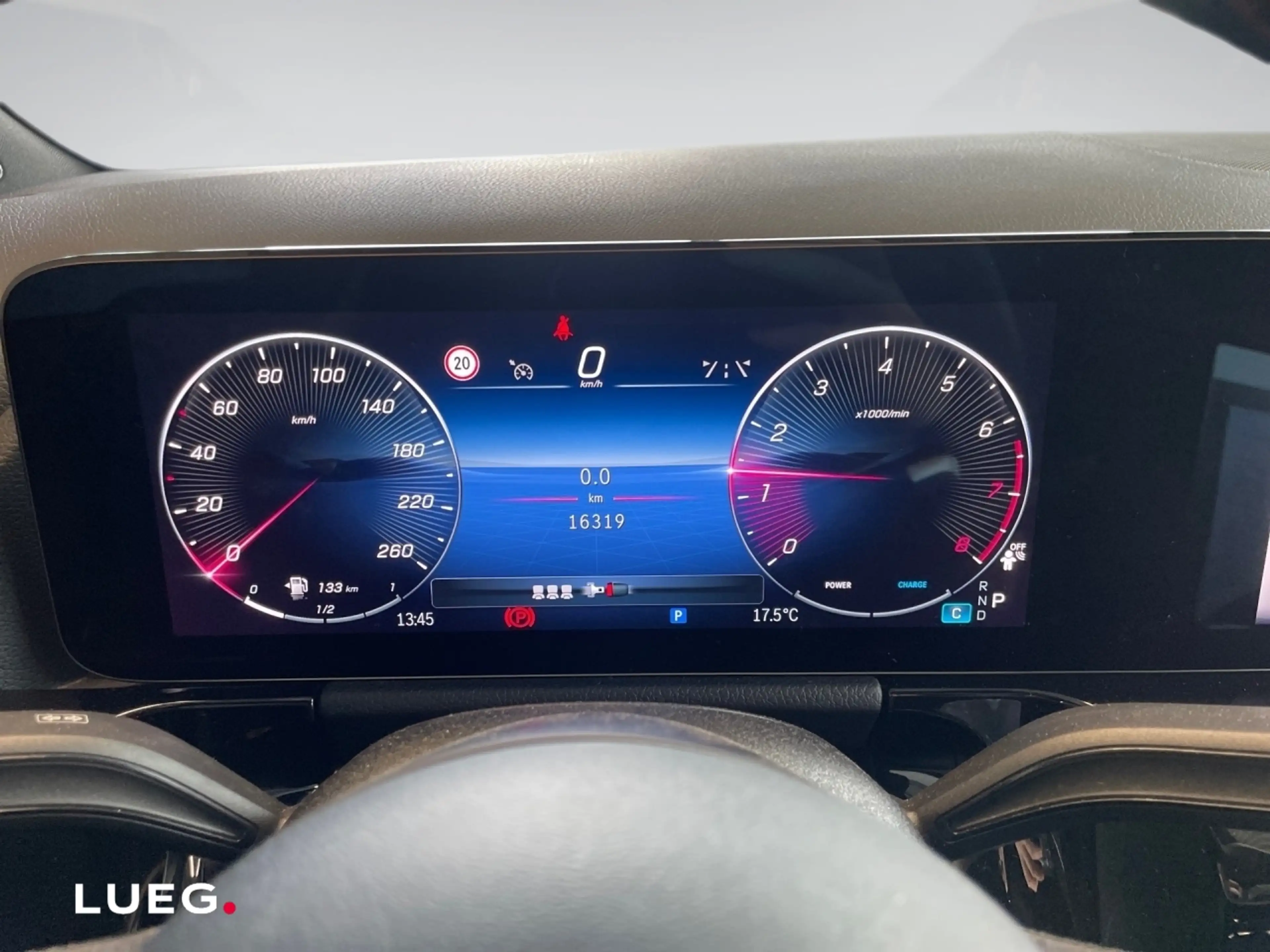 Mercedes-Benz GLA 200 AMG+RÜCKFK+LENKRHZ+KEYLESS+LED+AMBIENTE — photo 15