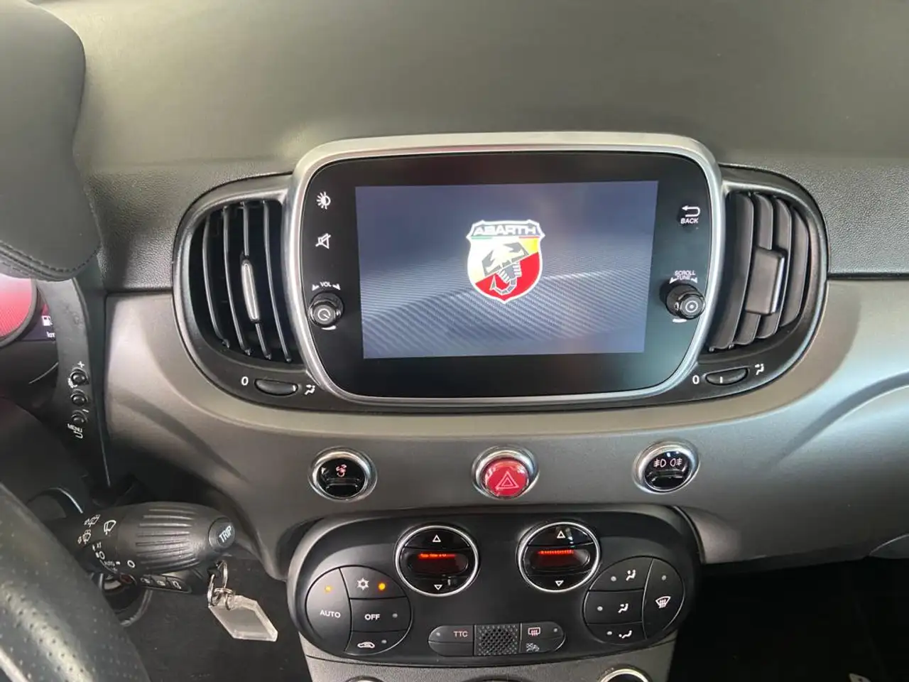Abarth 595 2021 — фото 14
