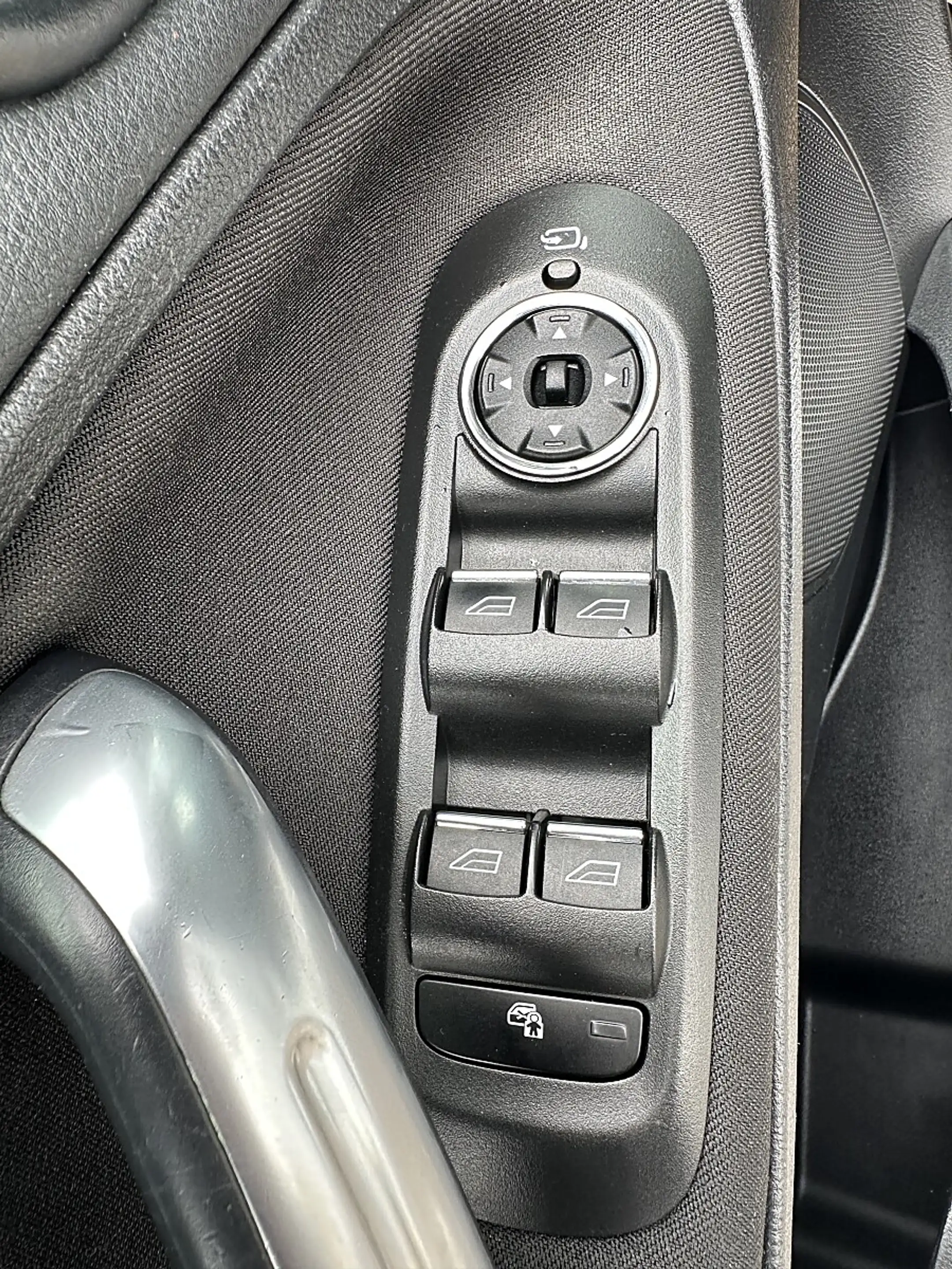 Ford Galaxy Business Plus 2,0 TDCi 7 - SITZE — photo 15