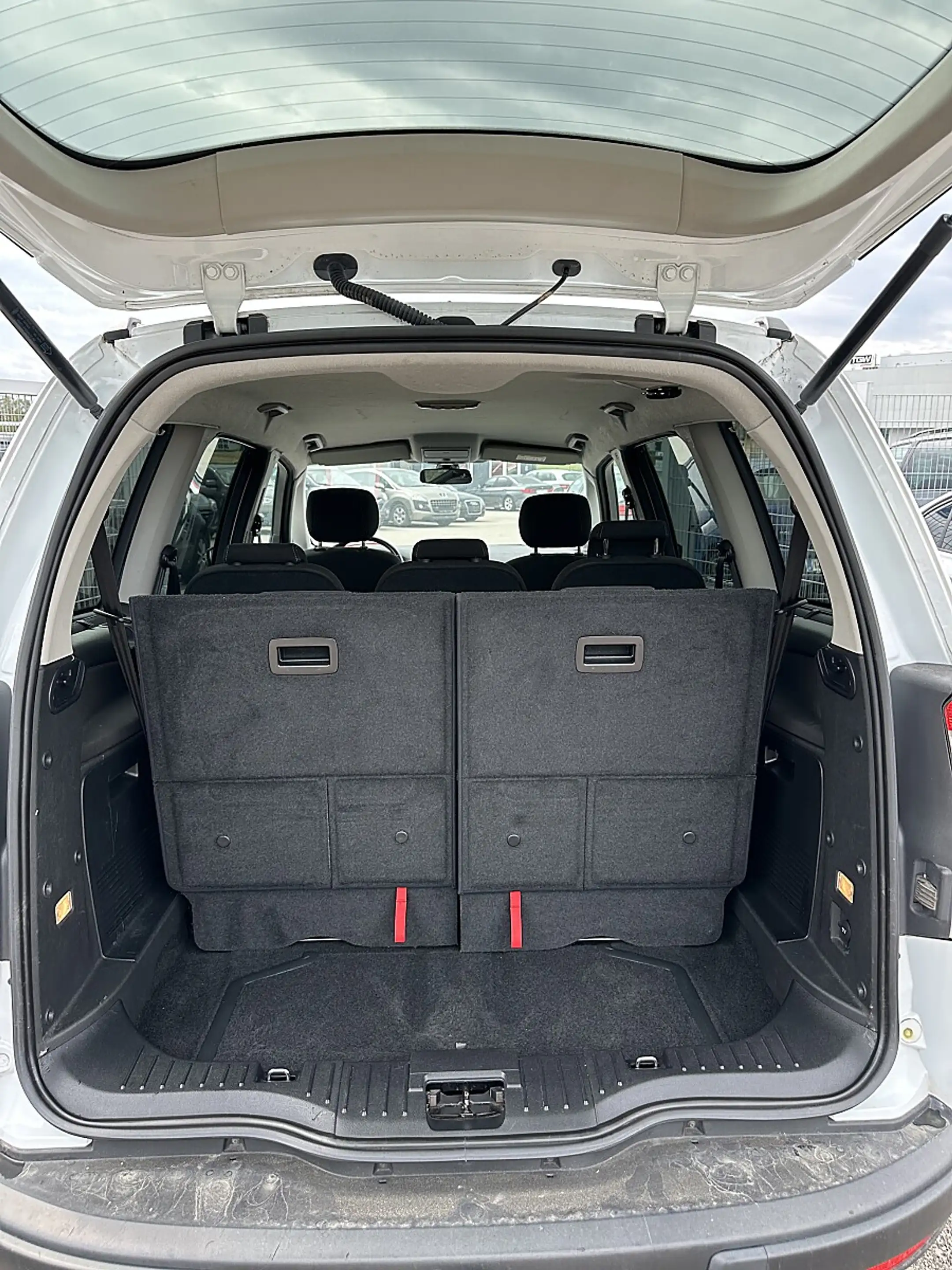 Ford Galaxy Business Plus 2,0 TDCi 7 - SITZE — photo 11