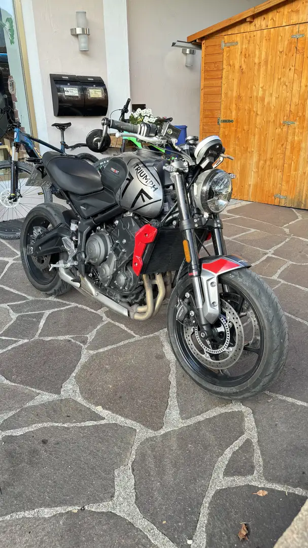 Triumph Trident 660 - 2