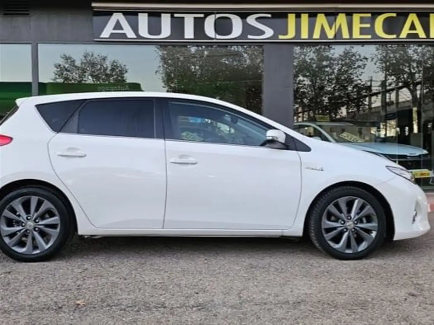 Toyota Auris hybrid Active Blanco - 2