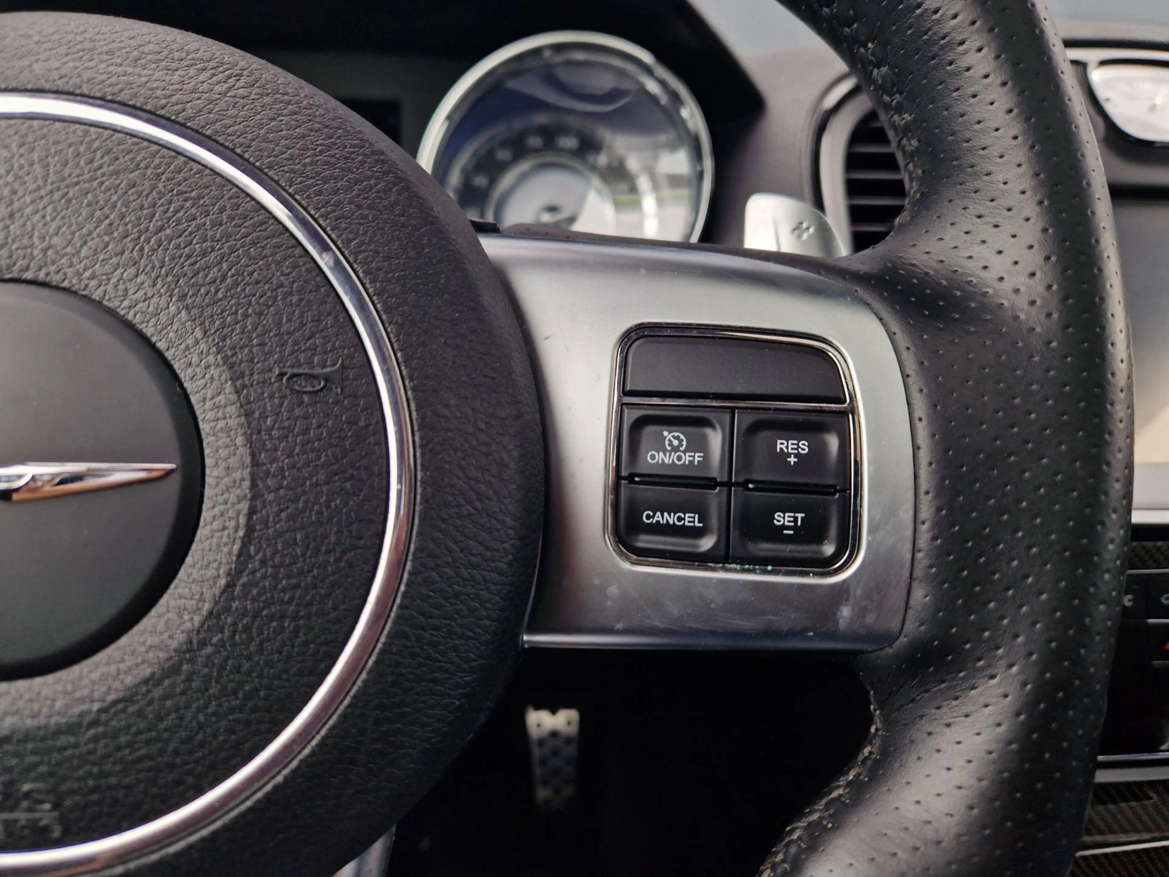 Chrysler 300 SRT 300C SRT-8 Facelift lpg G3 — photo 23