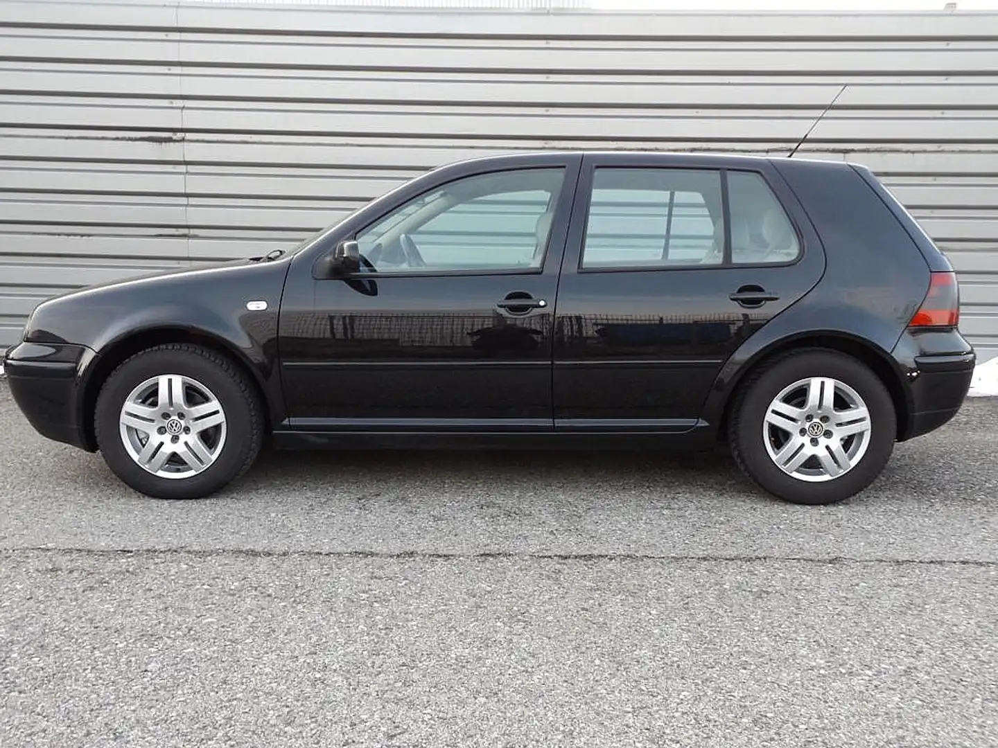 Volkswagen Golf IV Highline TDi Automat Leder Sitzheizung Rostf... Schwarz - 2