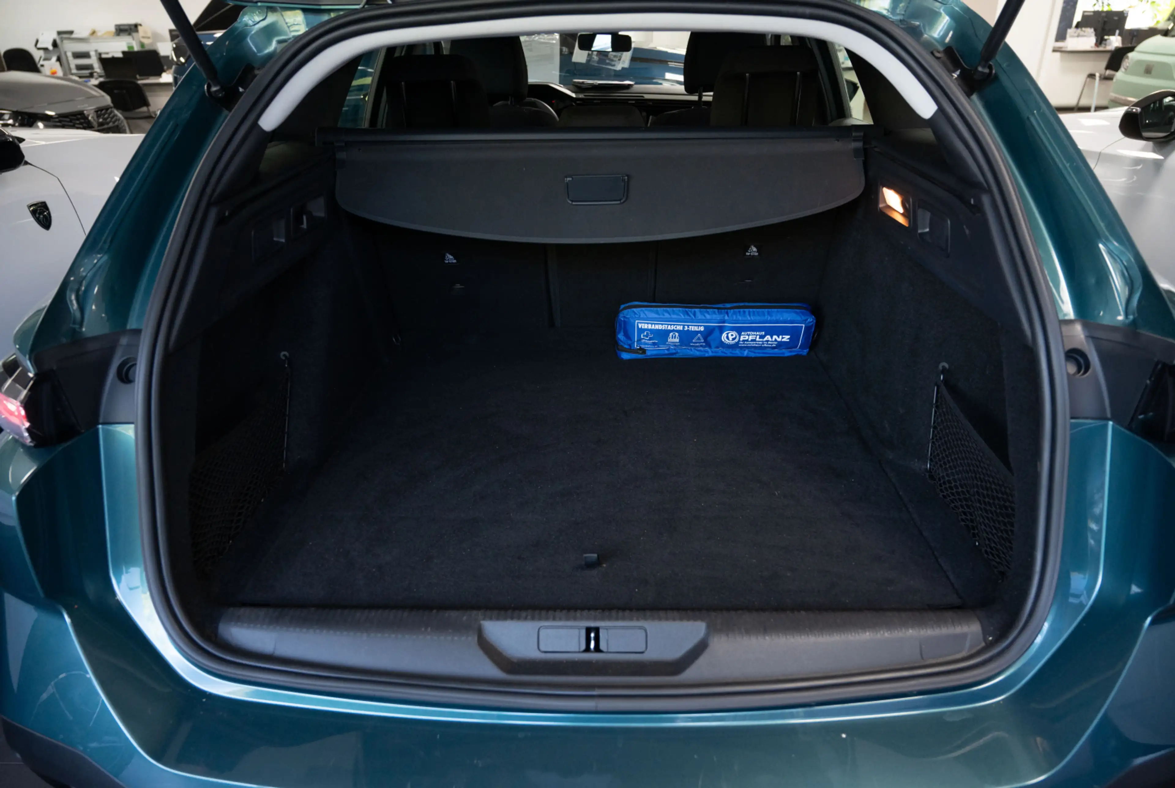 Peugeot 308 SW Active Pack 1.2 PureTech 130 *MIRRORSCREEN*DAB*SHZ* — photo 14
