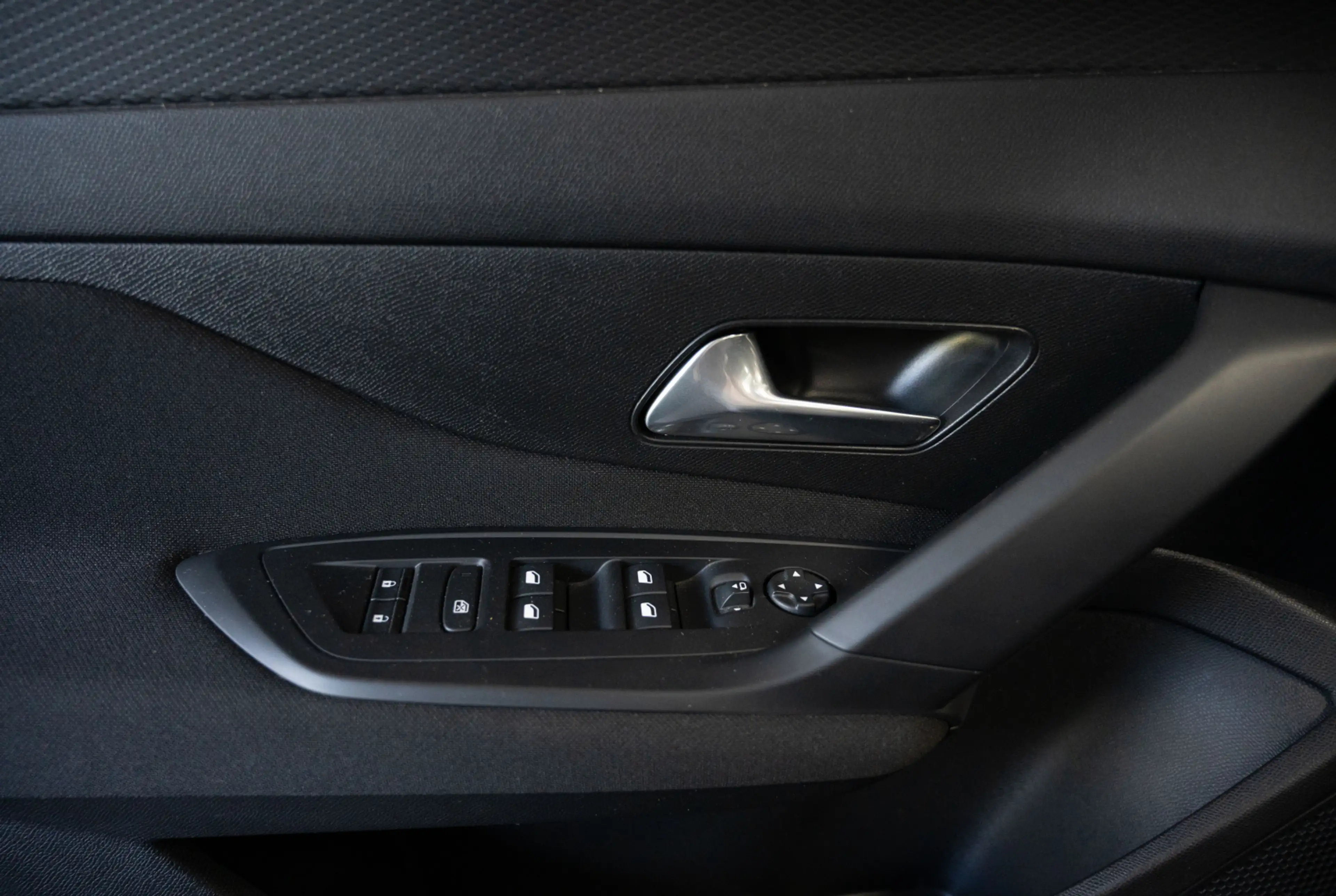 Peugeot 308 SW Active Pack 1.2 PureTech 130 *MIRRORSCREEN*DAB*SHZ* — photo 11