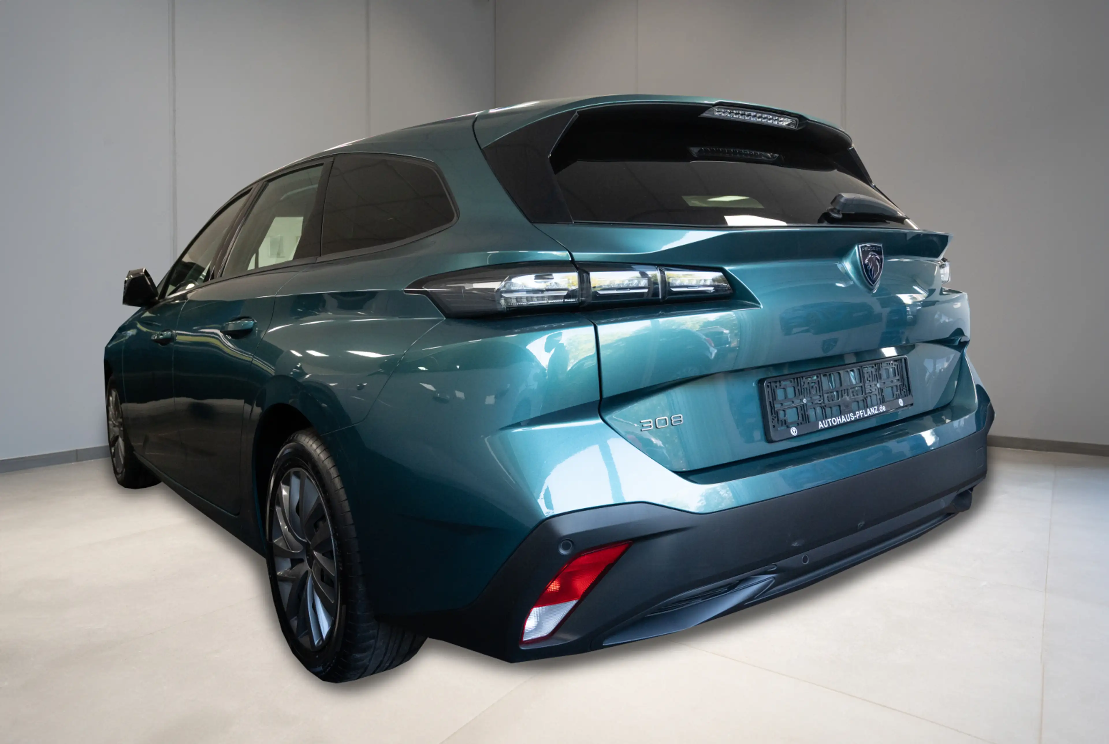Peugeot 308 SW Active Pack 1.2 PureTech 130 *MIRRORSCREEN*DAB*SHZ* — photo 4