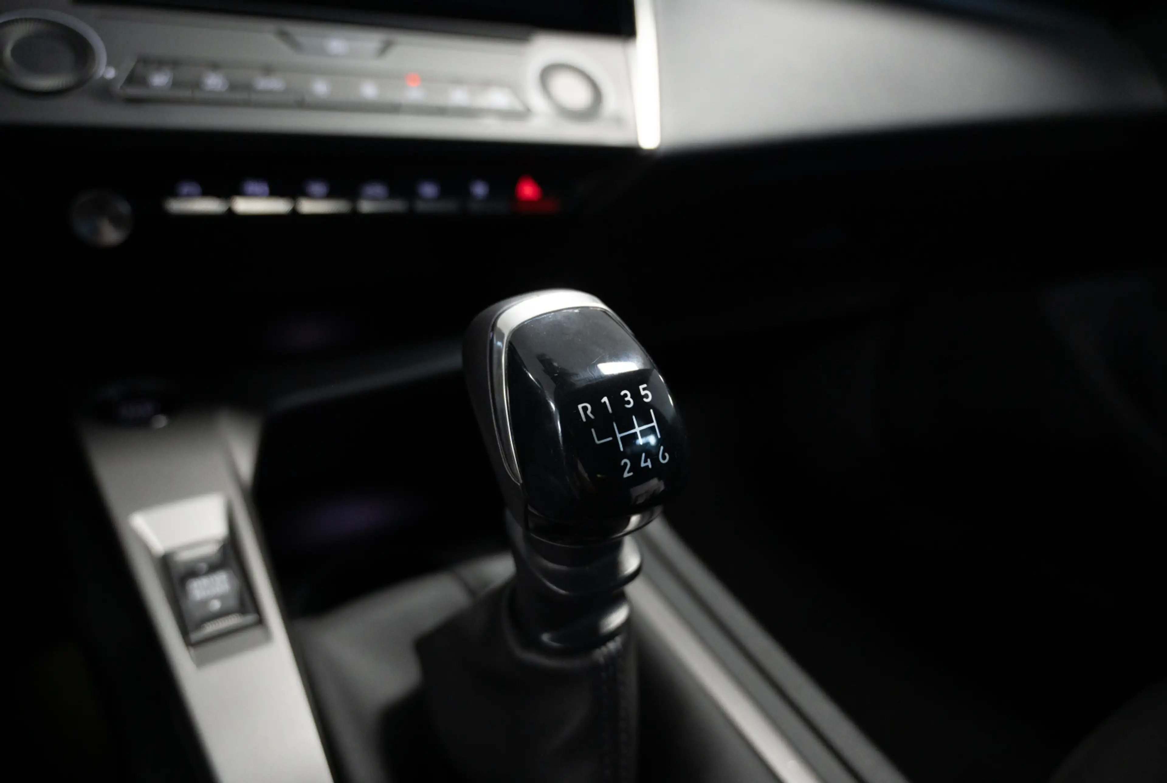 Peugeot 308 SW Active Pack 1.2 PureTech 130 *MIRRORSCREEN*DAB*SHZ* — photo 10