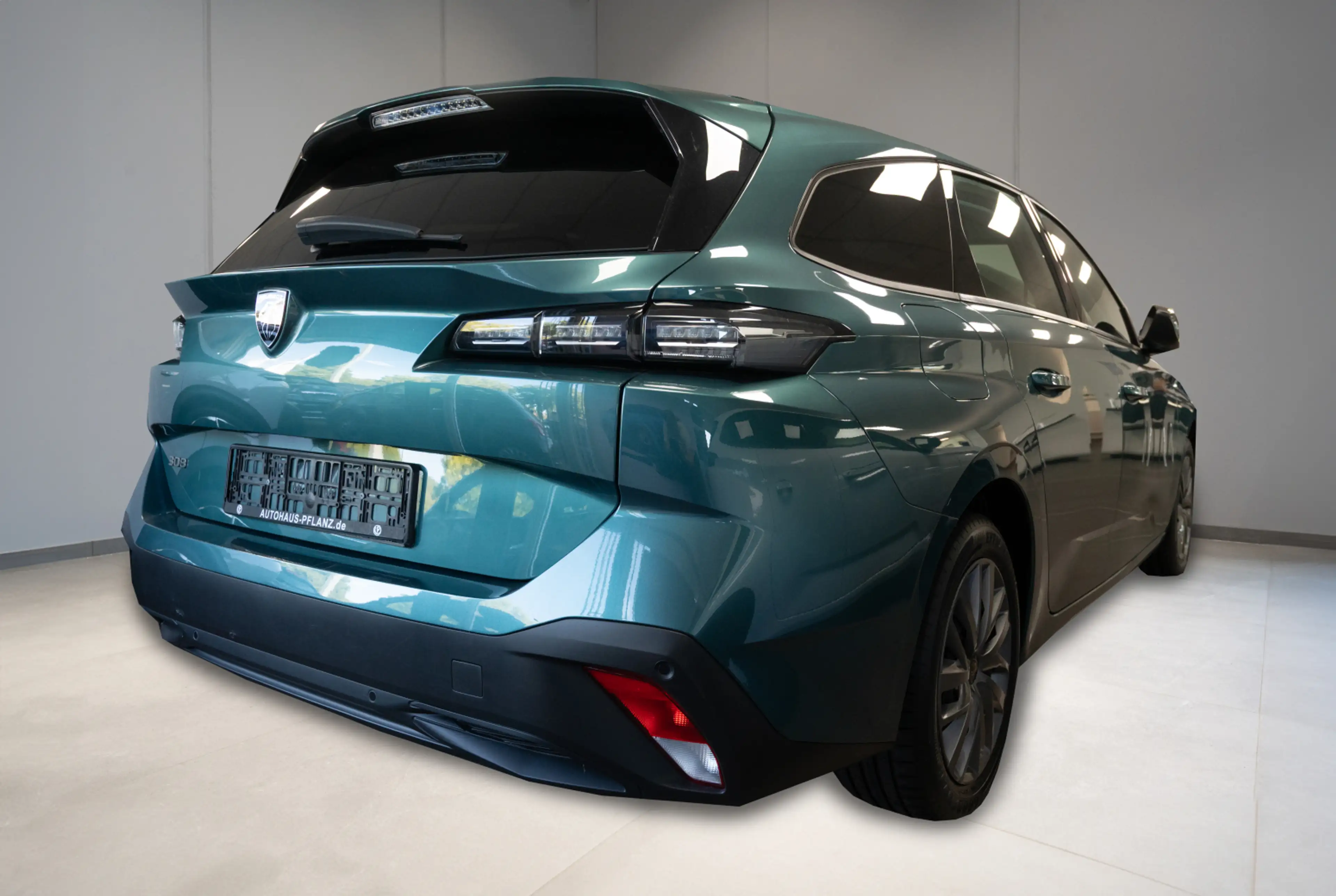 Peugeot 308 SW Active Pack 1.2 PureTech 130 *MIRRORSCREEN*DAB*SHZ* — photo 3