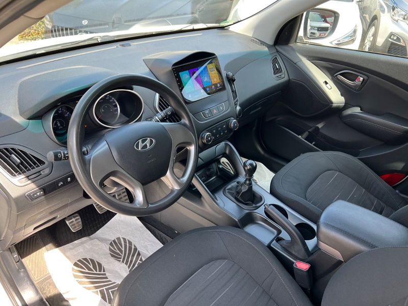 Hyundai iX35 FIFA World Cup Edition 2WD*Tüv*Inspektion* — photo 15