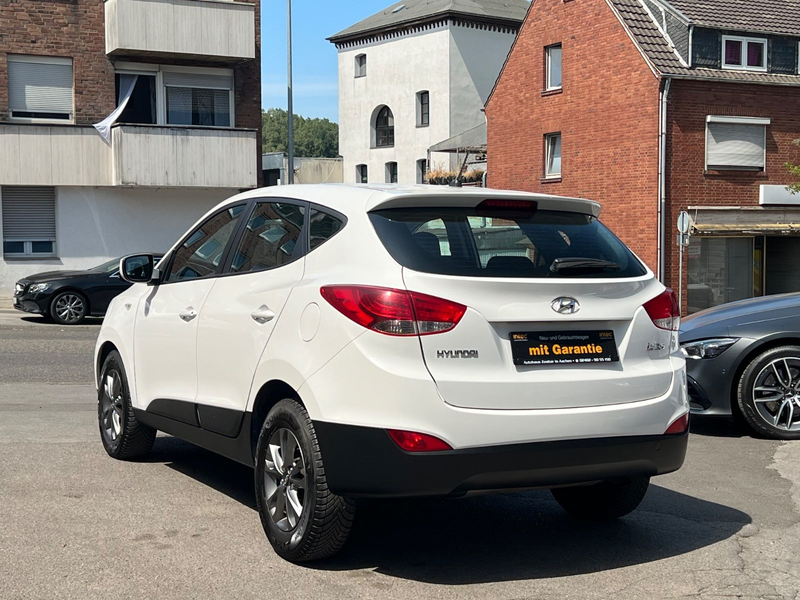Hyundai iX35 FIFA World Cup Edition 2WD*Tüv*Inspektion* — photo 13