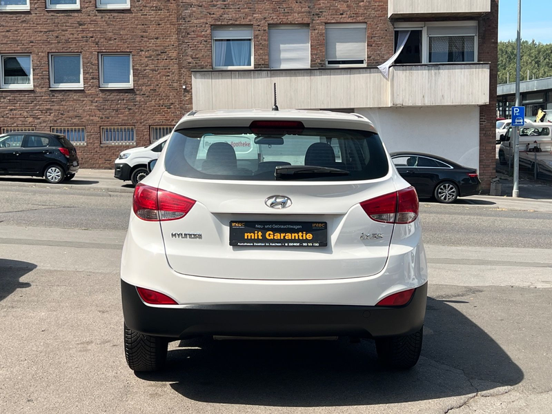 Hyundai iX35 FIFA World Cup Edition 2WD*Tüv*Inspektion* — photo 10