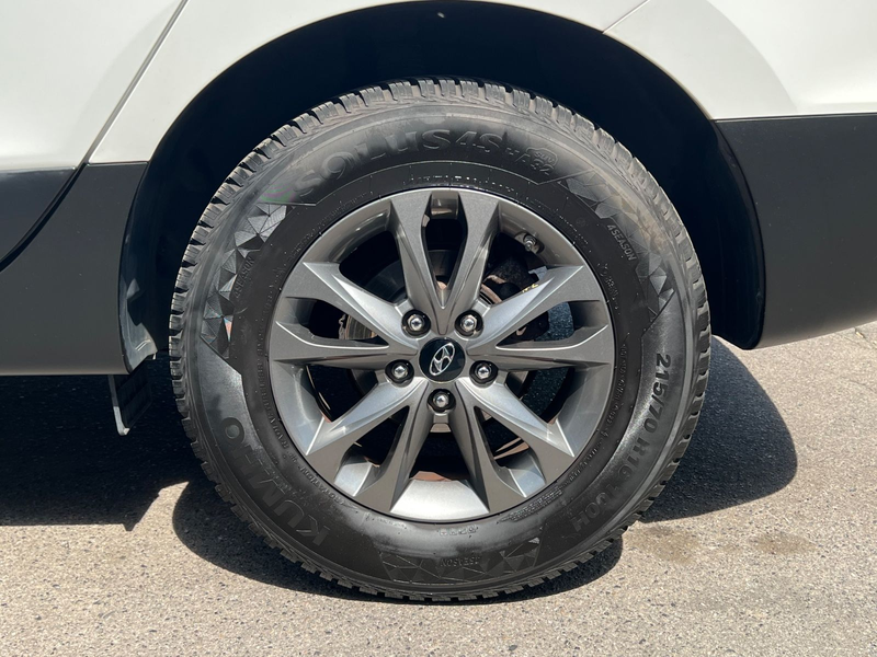 Hyundai iX35 FIFA World Cup Edition 2WD*Tüv*Inspektion* — photo 14
