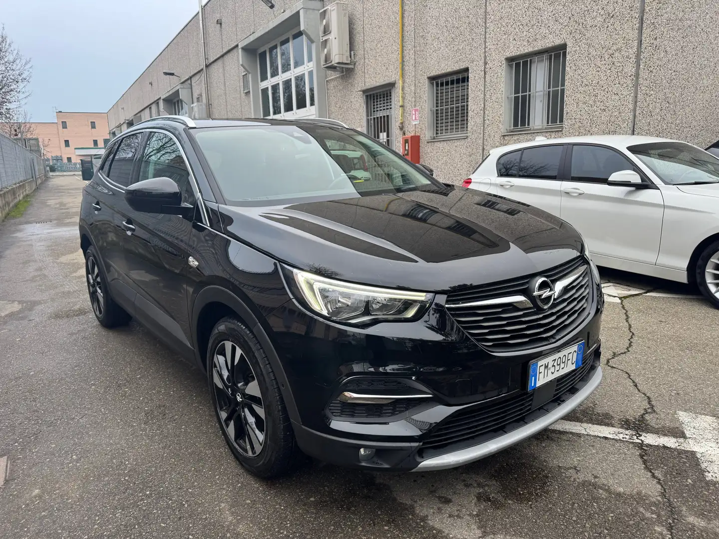Opel Grandland X 1.6 T.diesel Ecotec 120CV Ultimate NAVI Schwarz - 2