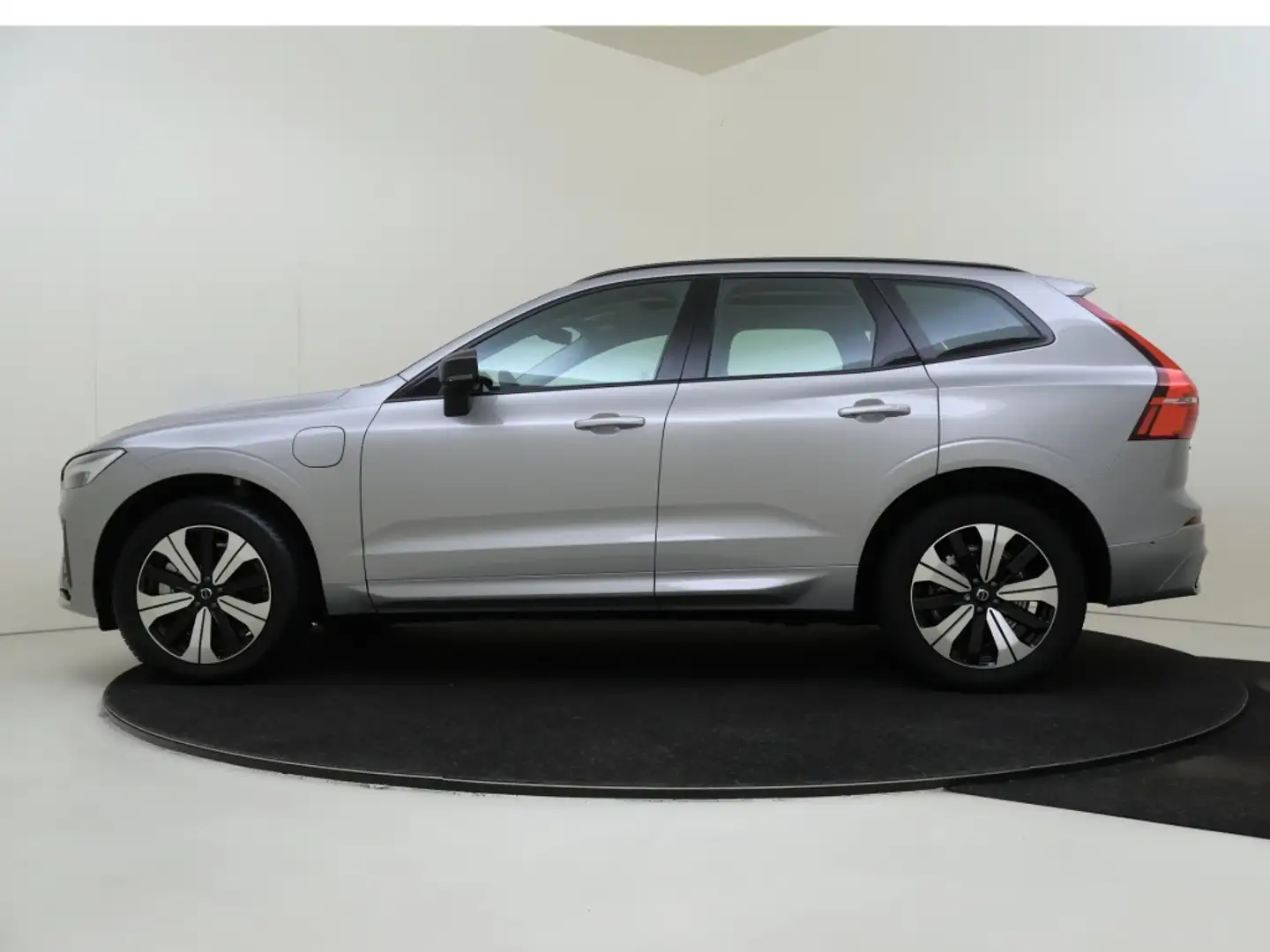 Volvo XC60 T6 AWD Plus Dark | Trekhaak | 360° Camera | Panora Gris - 2