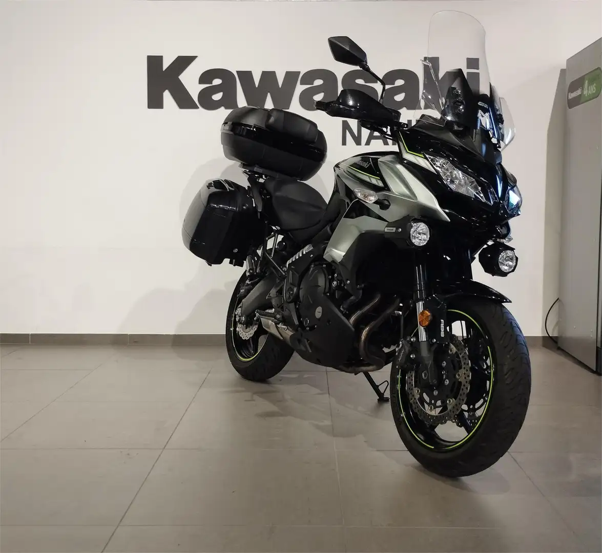 Kawasaki Versys 650 Negro - 1