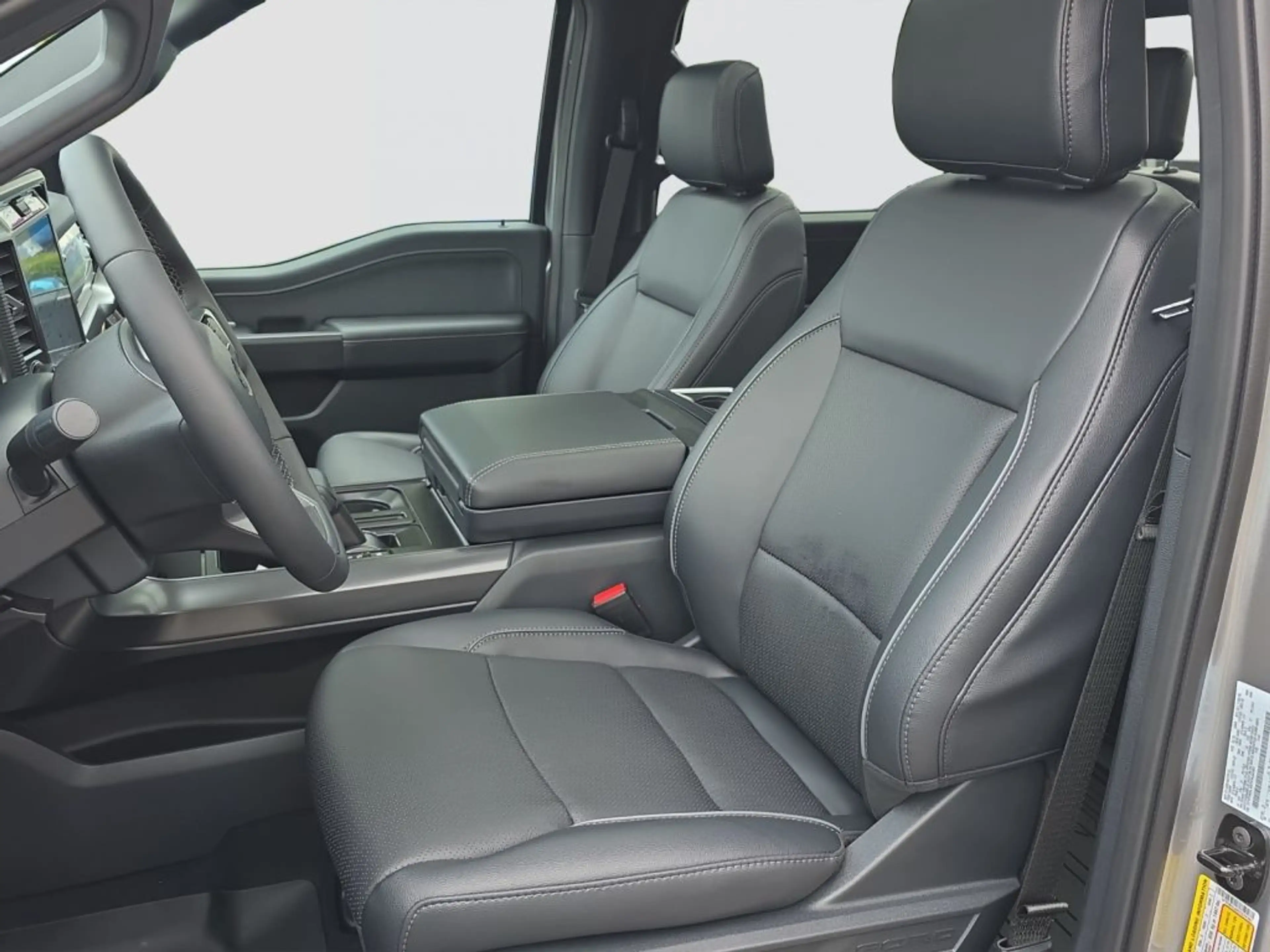 Ford F 150 5.0L V8 Black Edition Lariat MY 2026 — photo 6