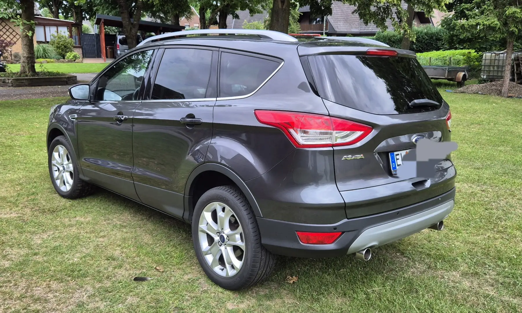 Ford Kuga 2.0 TDCi 4x4 Aut. Titanium Tüv neu Grau - 1