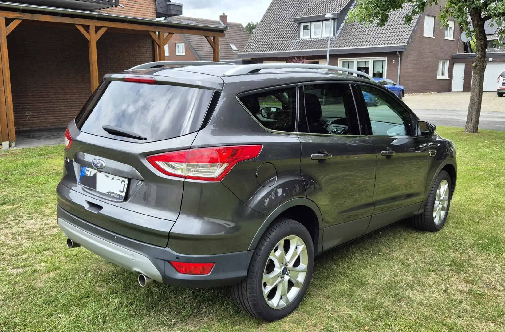 Ford Kuga 2.0 TDCi 4x4 Aut. Titanium Tüv neu Grau - 2