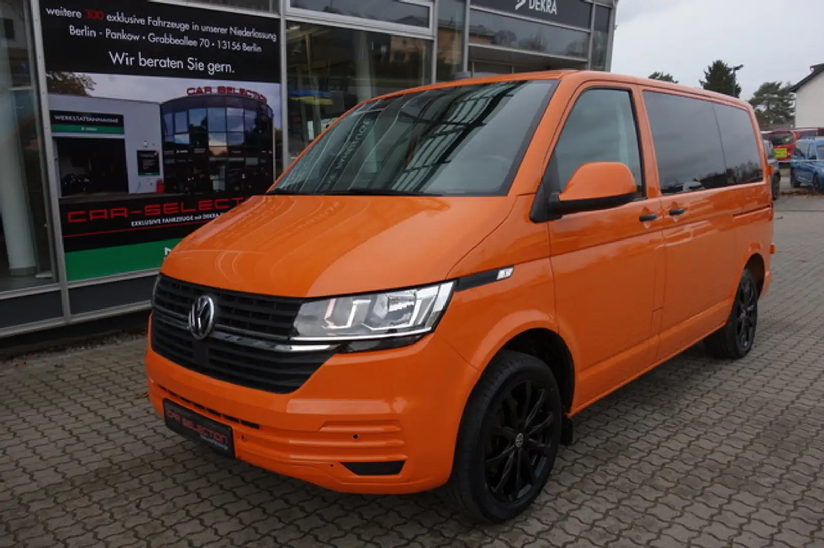 Volkswagen T6.1 Kombi erst 22tkm 2sTÜR/STDHZG/DSG/KLIMA/KAM Orange - 1