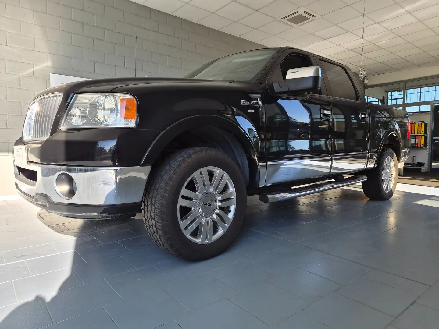 Lincoln Mark Nero - 2