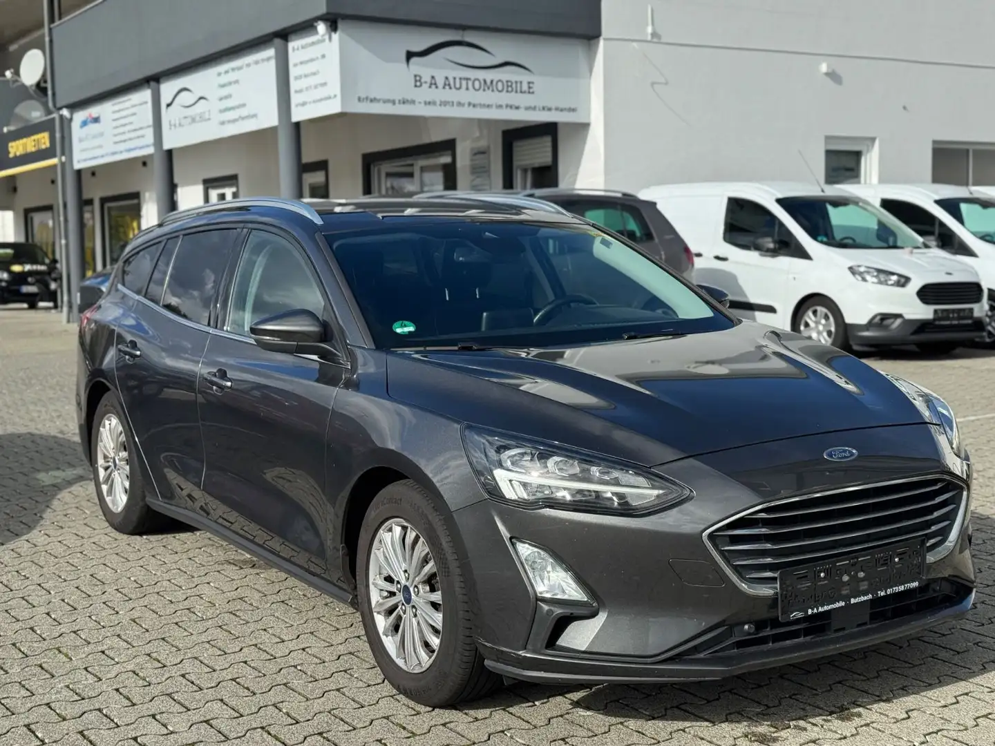 Ford Focus Turnier Titanium*LED*PDC*TOP Grau - 1