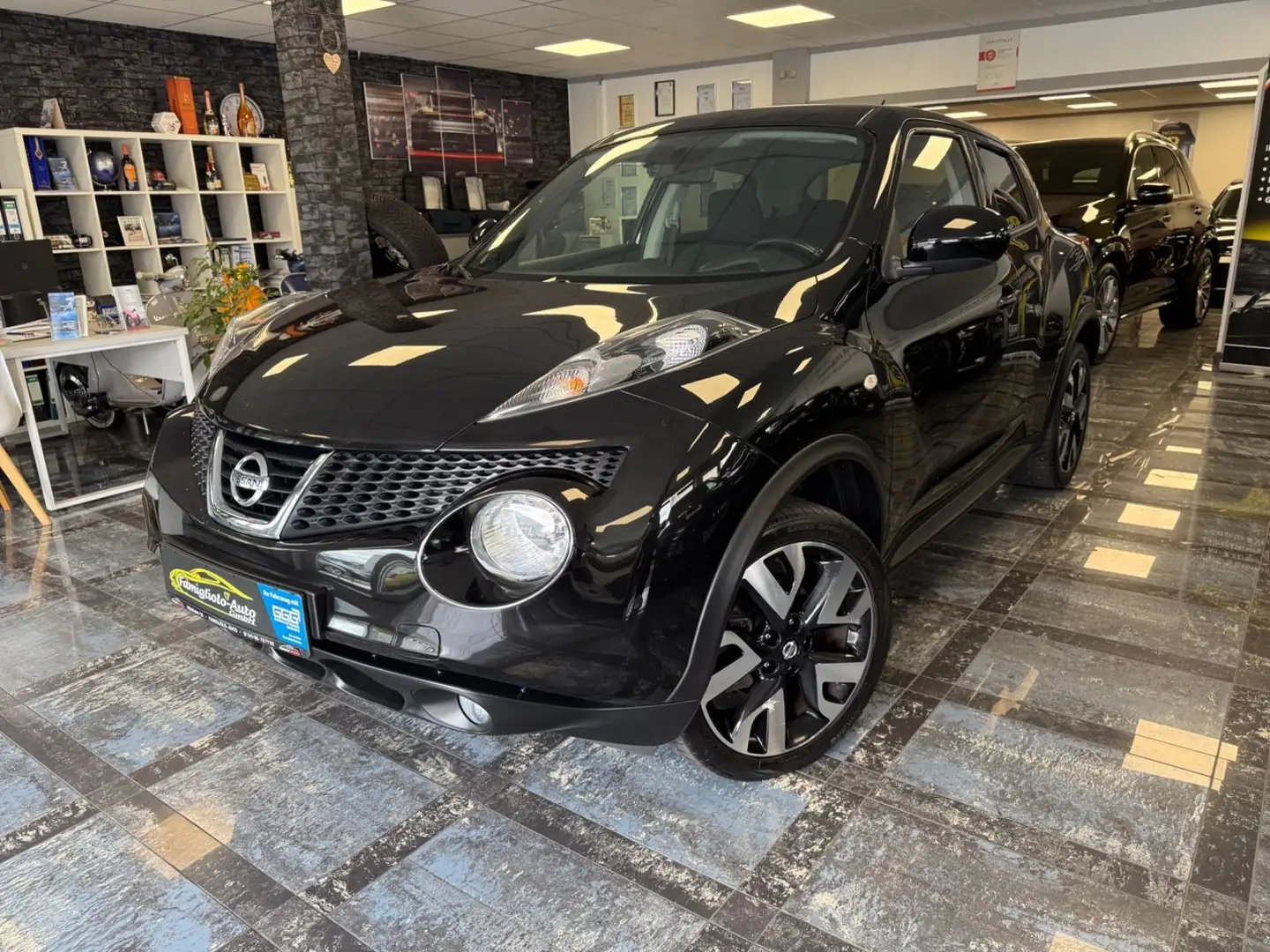 Nissan Juke N-Tec*Aluräder*2.Vorhalter*Navi*Alcantara Schwarz - 1