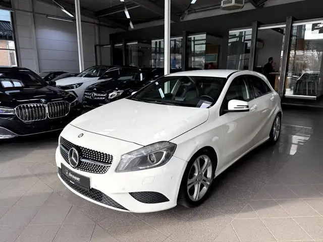 Mercedes-Benz A 200 Style Bi-Xenon Navi SHZ GEWERBE