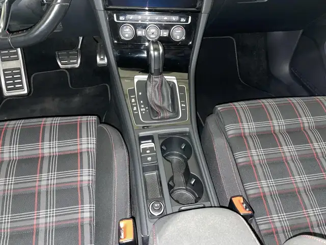 Volkswagen Golf view 10