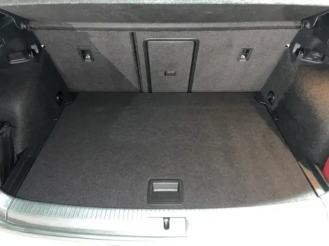 Volkswagen Golf view 12