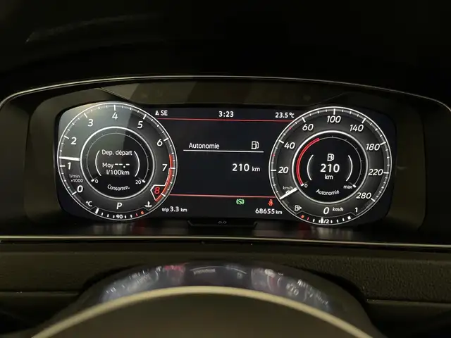 Volkswagen Golf view 2