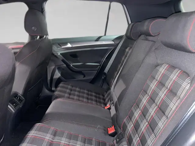 Volkswagen Golf view 11