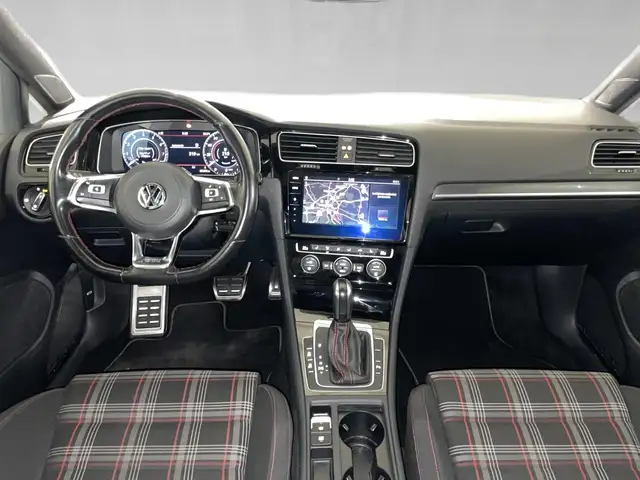 Volkswagen Golf view 5