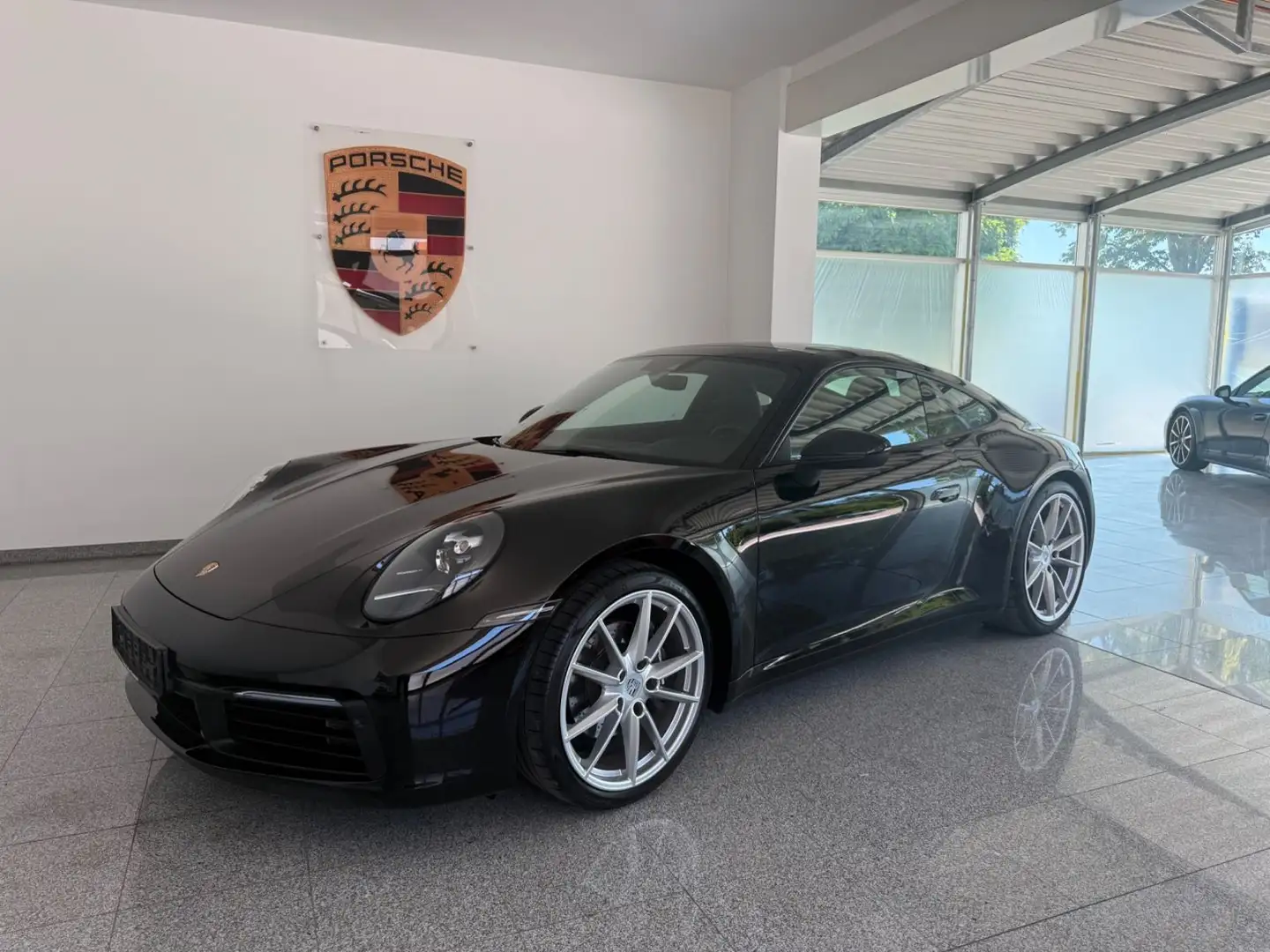 Porsche 992 Coupé- 1 Hd- 21 Zoll- Schiebedach Schwarz - 2