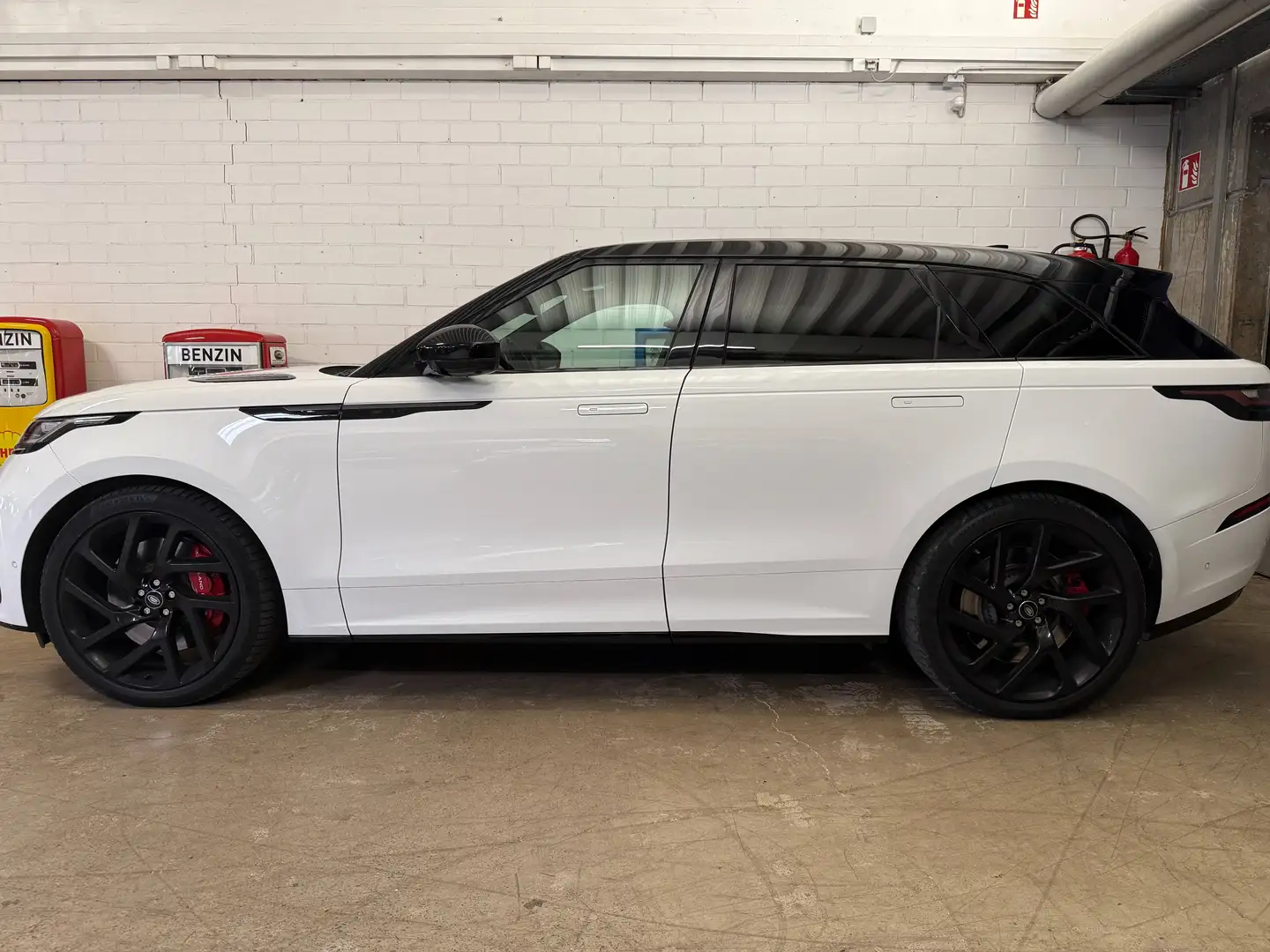 LAND ROVER Velar