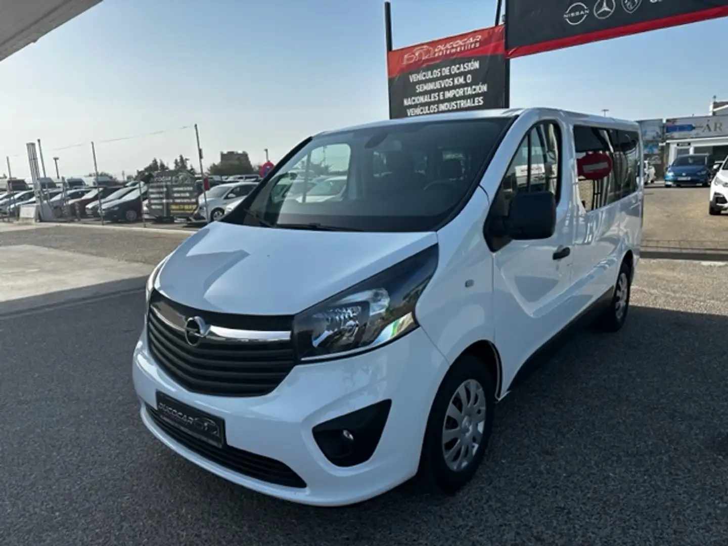Opel Vivaro Combi 9 1.6CDTi Biturbo S/S 29 L2 Plus 145 Bianco - 2