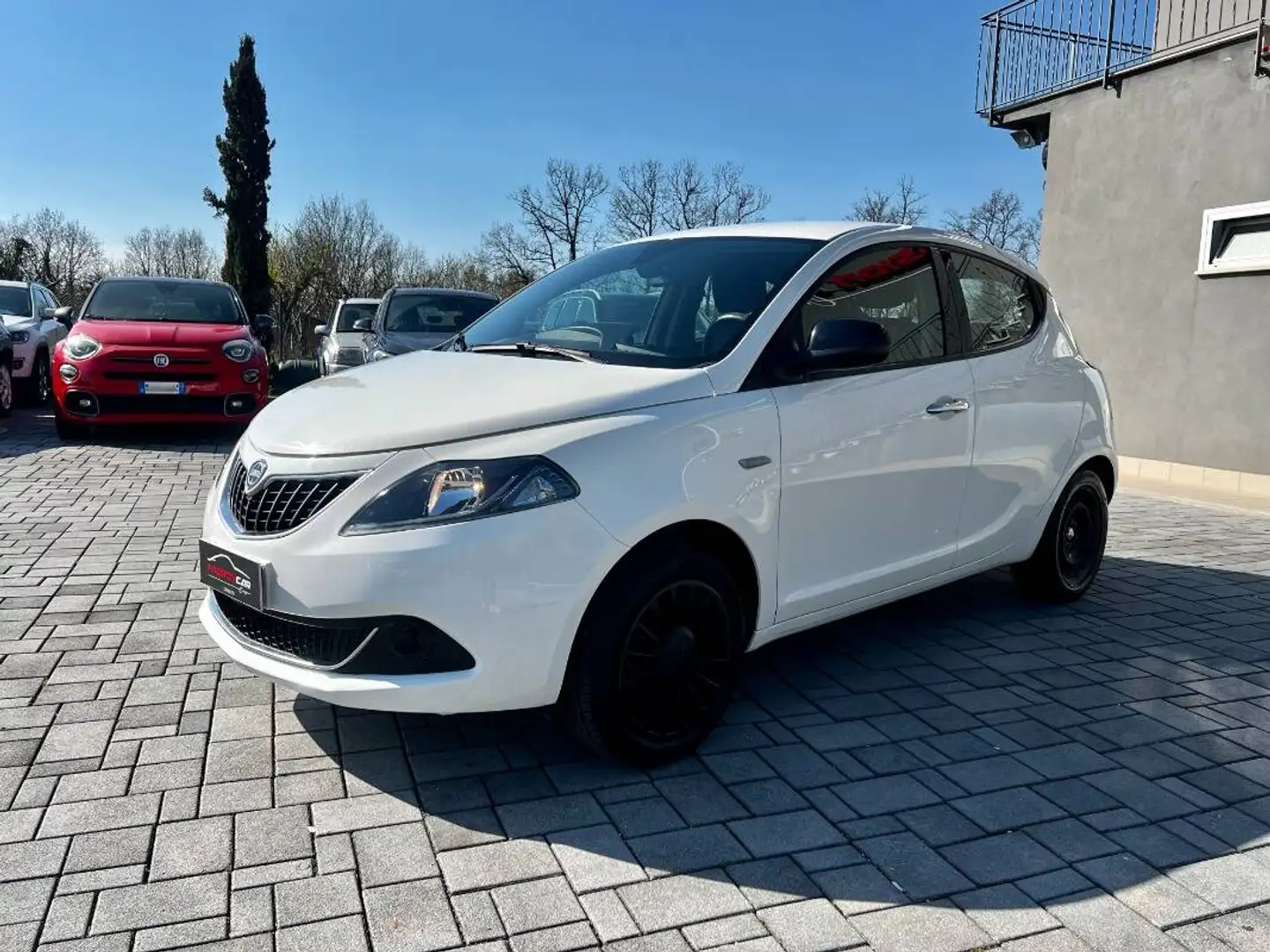Lancia Ypsilon 1.0 firefly hybrid Silver s&s 70cv Bianco - 2