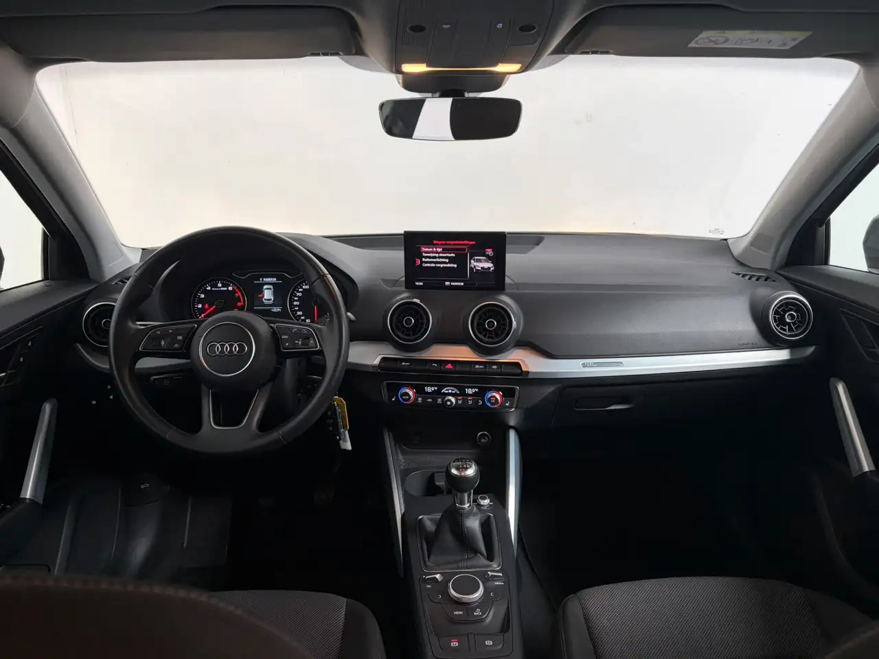 Audi Q2 30 TFSI S Edition, миниатюра 3