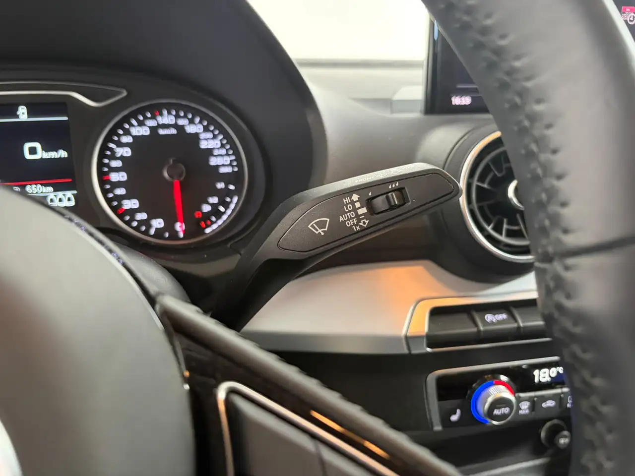 Audi Q2 30 TFSI S Edition, миниатюра 14
