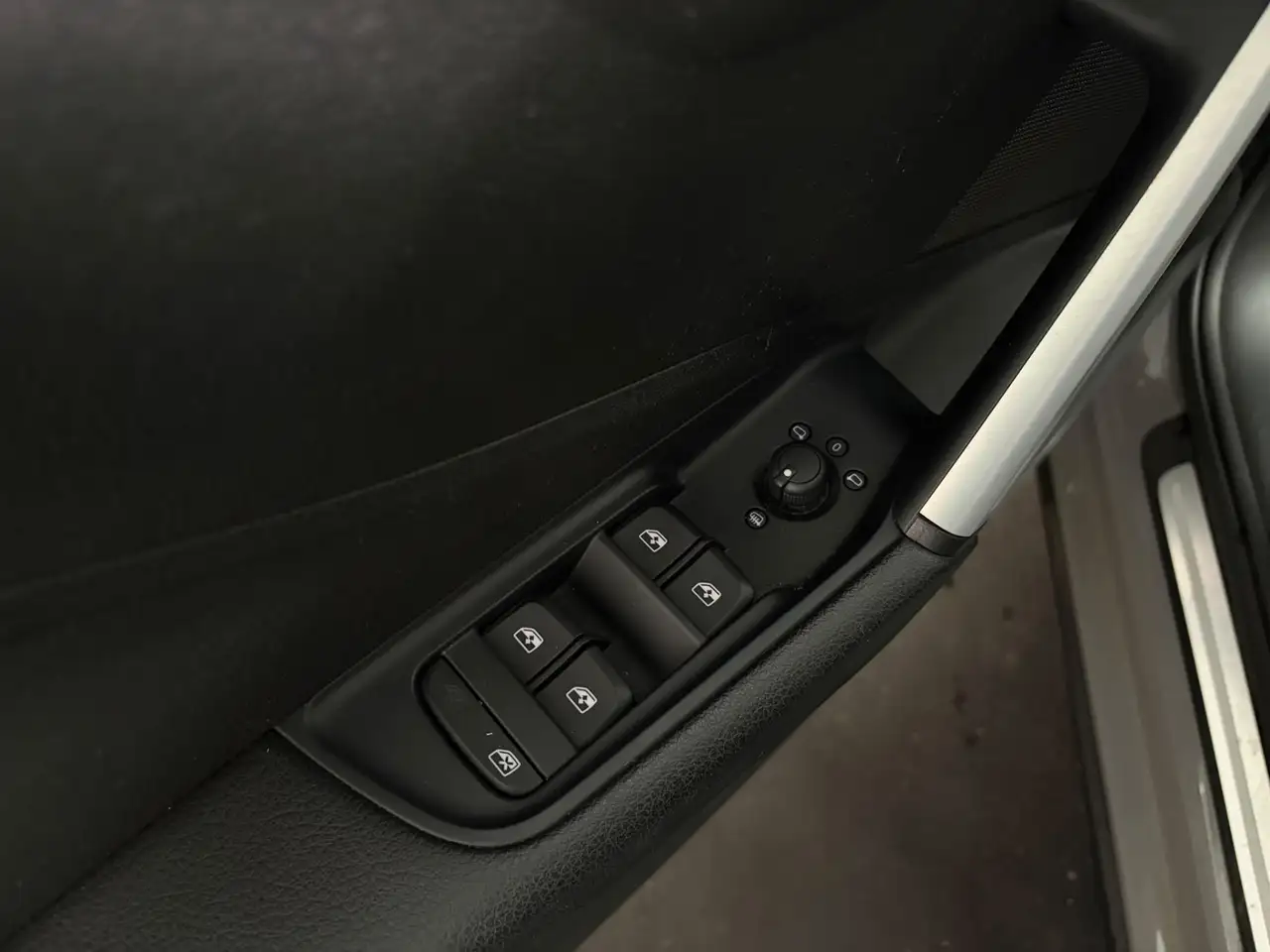 Audi Q2 30 TFSI S Edition, миниатюра 7