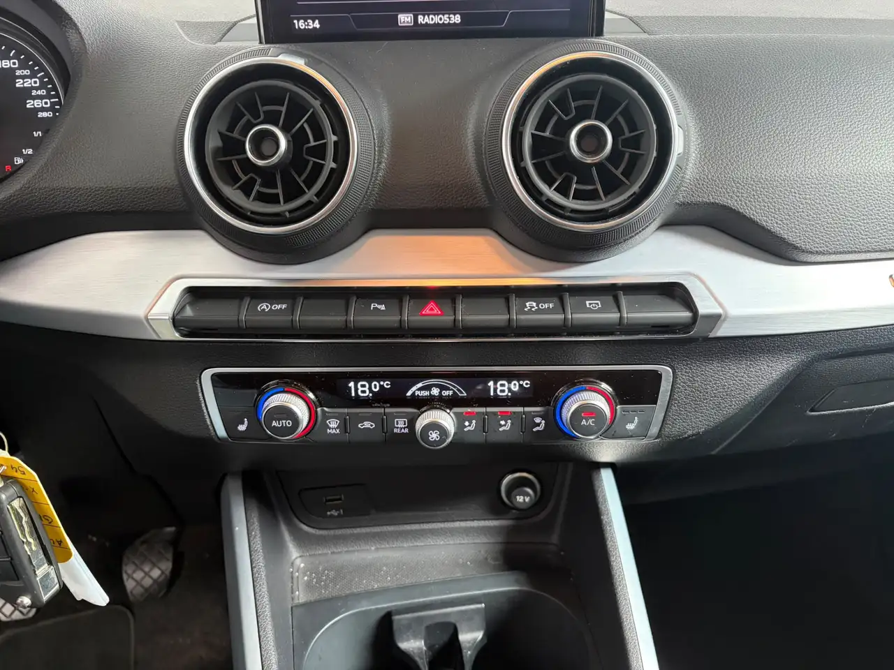 Audi Q2 30 TFSI S Edition, миниатюра 16